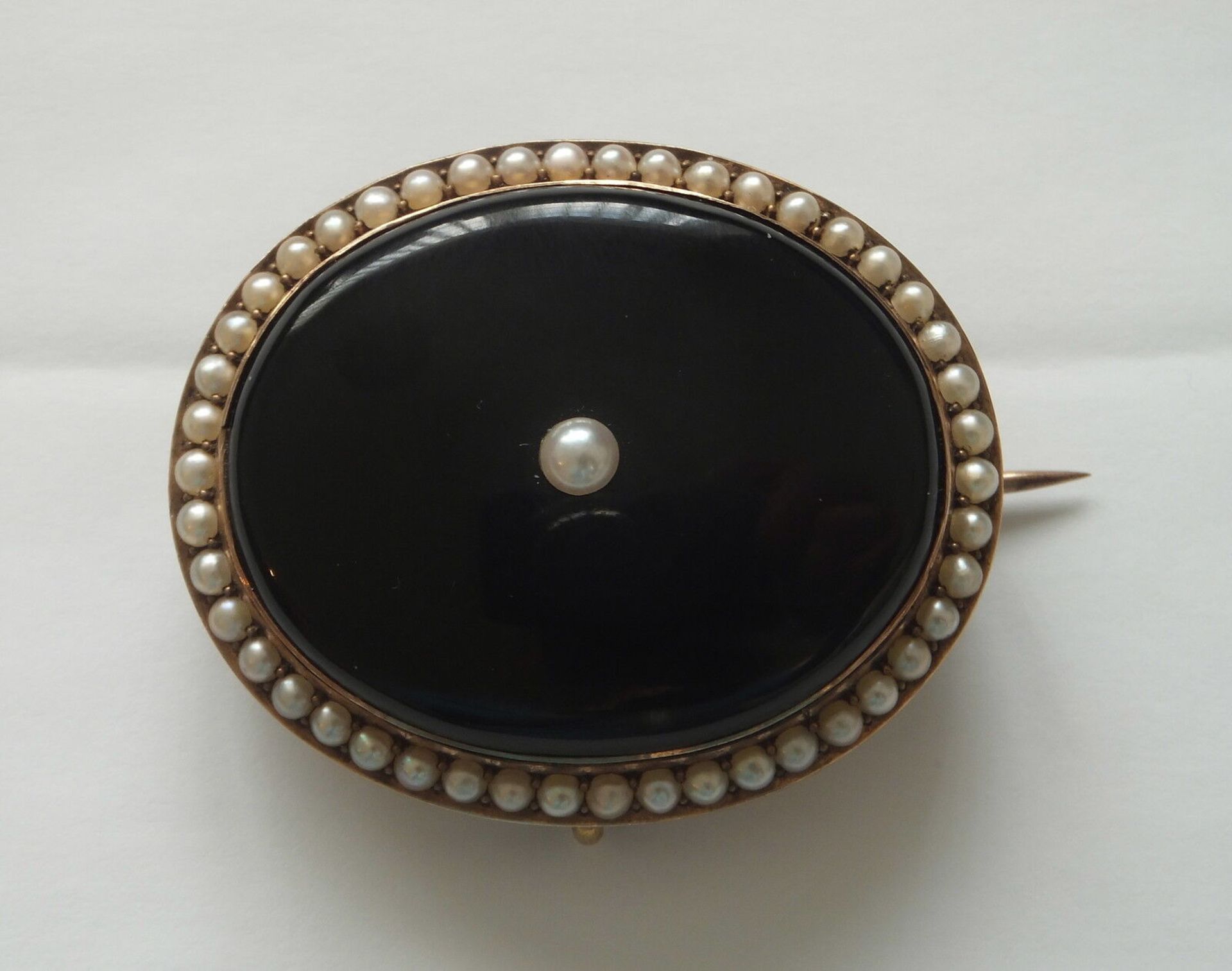 Victorian 15ct Gold Onyx & Seed Pearl Antique Locket Brooch - Image 5 of 5