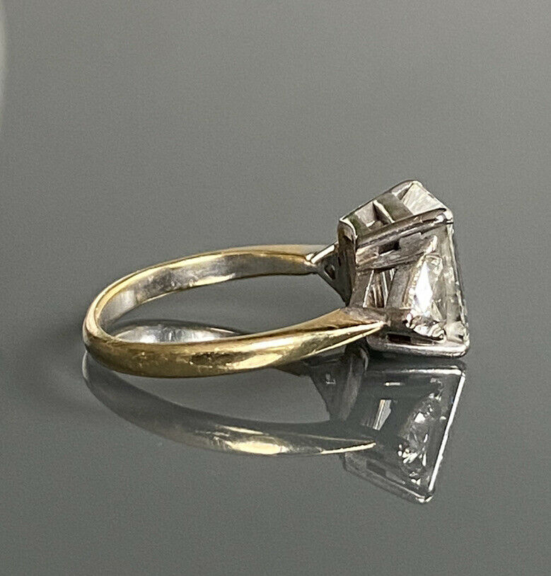 18ct Gold Diamond Solitaire Emerald Cut Ring - Image 3 of 12