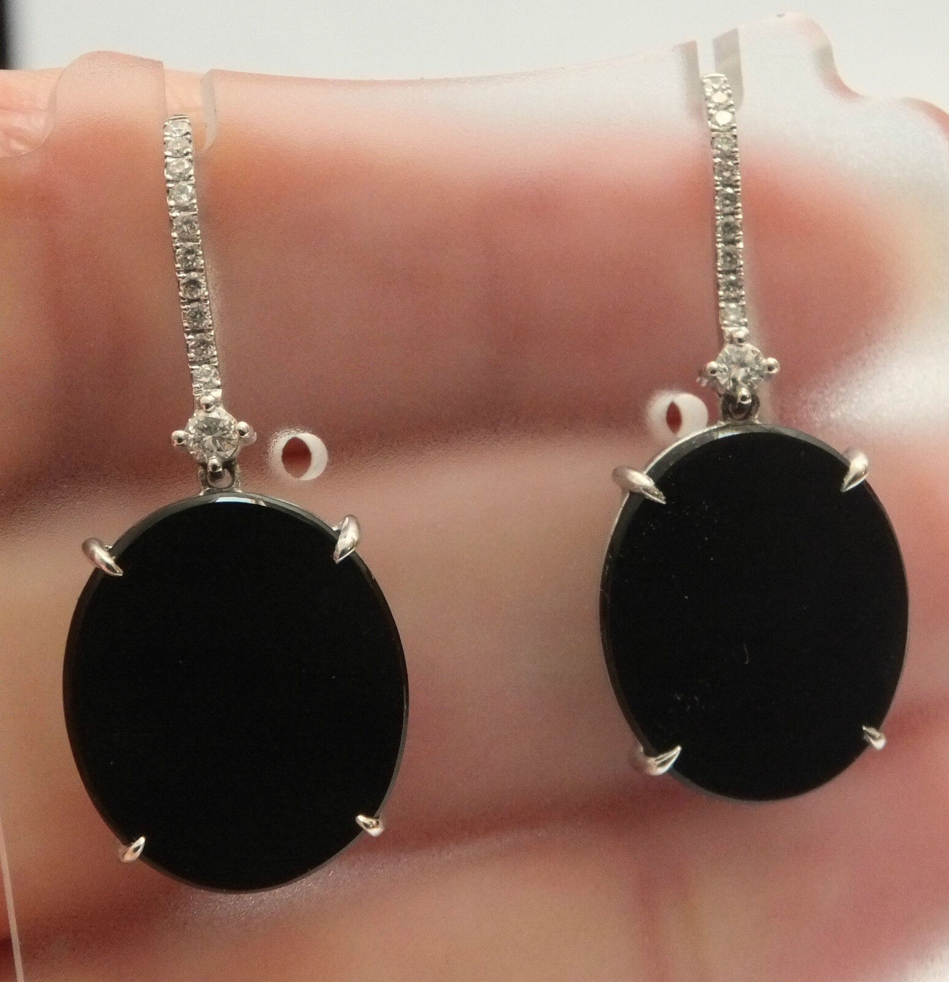 18ct Gold Onyx & Diamond Earrings - Image 4 of 5