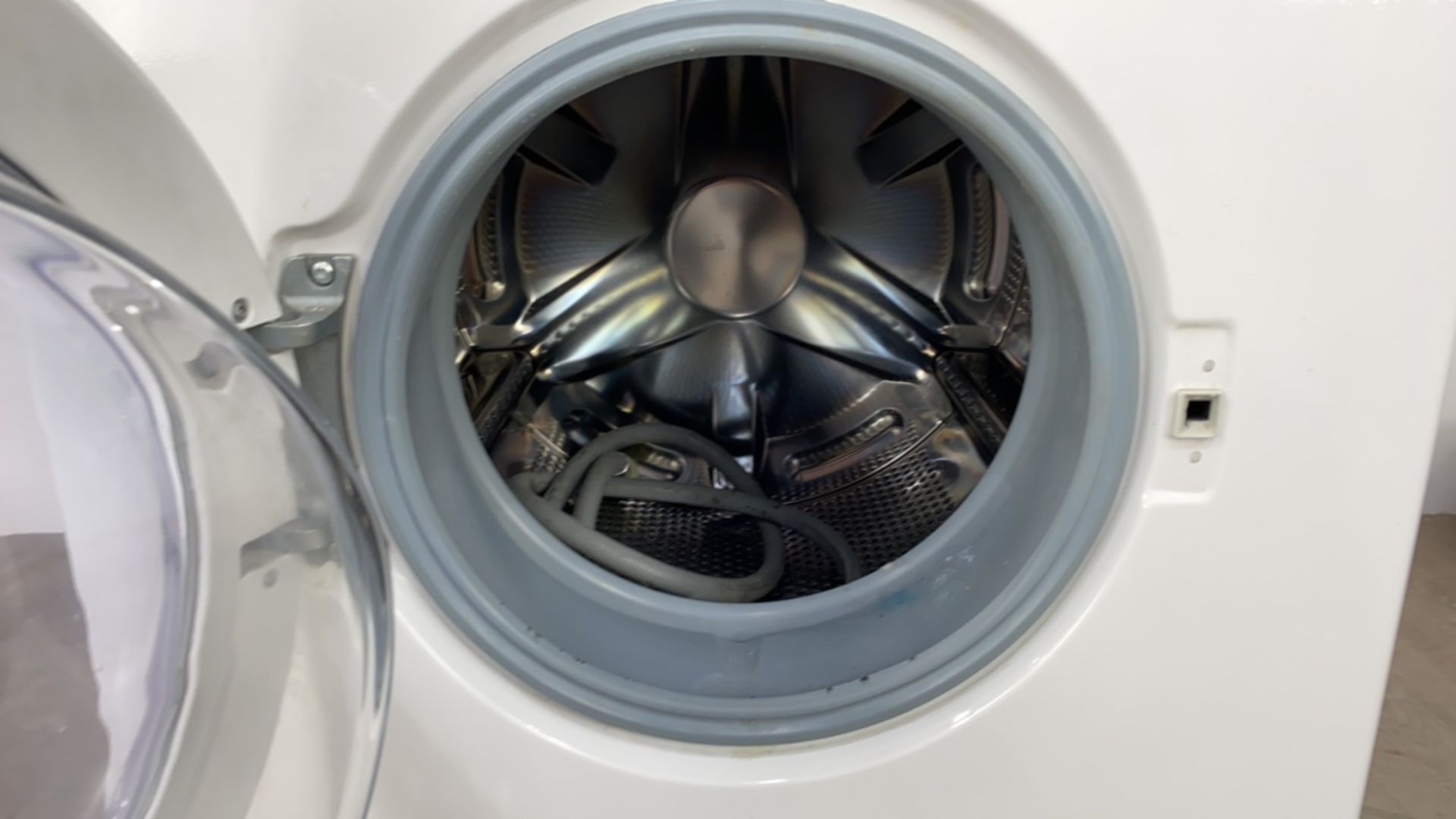 Bosch Wash & Dry Machine - Image 5 of 6