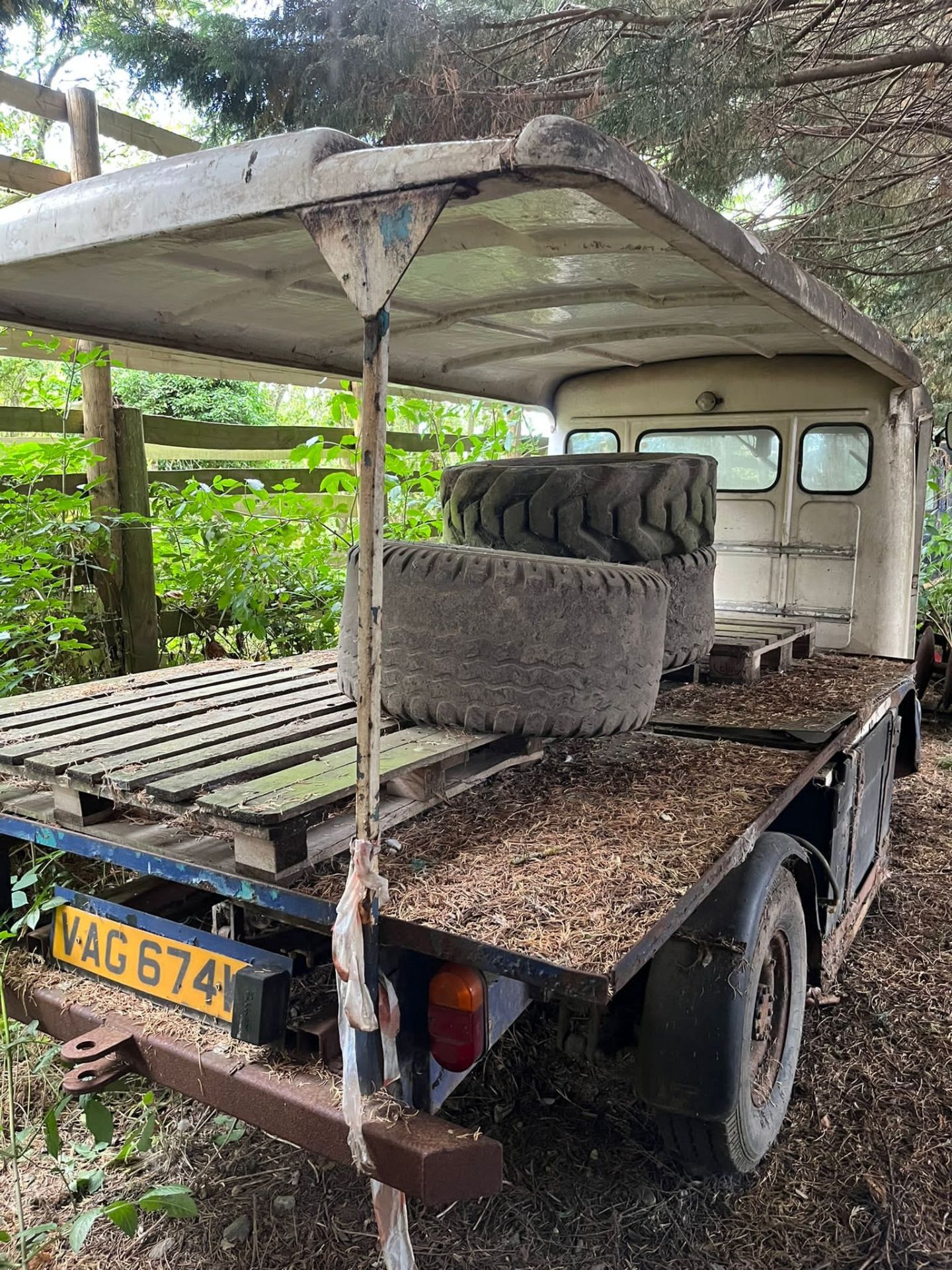 Milk Float truck - Image 2 of 3