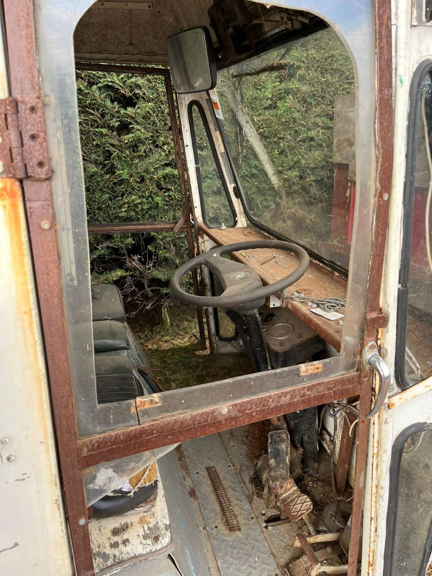 Milk Float truck - Image 3 of 3