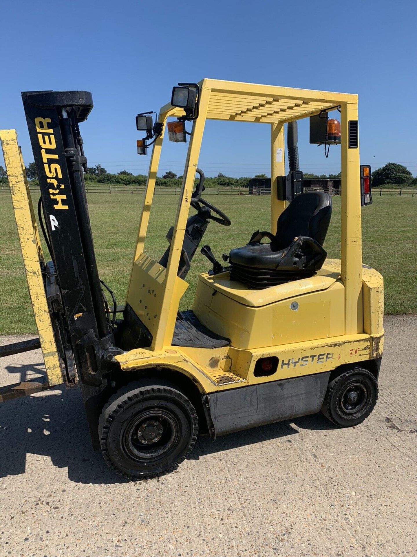 Hyster 1.5 Tonne Diesel Forklift Container Spec Compact Truck - Image 2 of 4