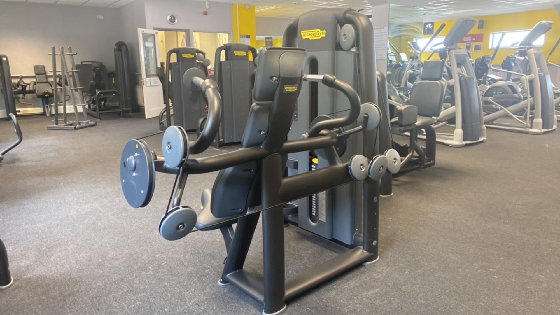 Technogym Arm Extension Machine - Image 4 of 6