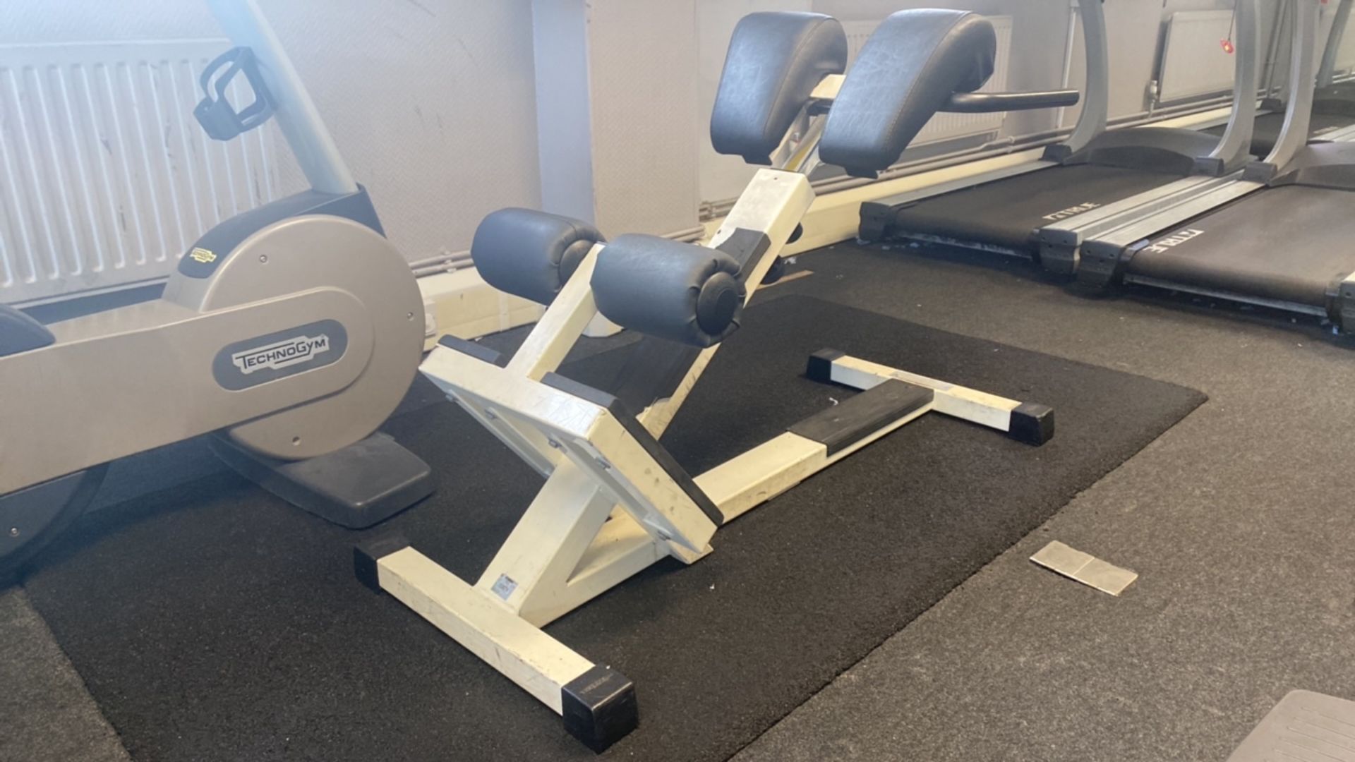 Hyperextension Bench