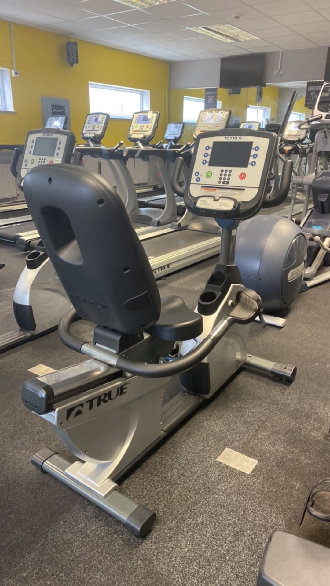 True Fitness CS900 Recumbent Bike