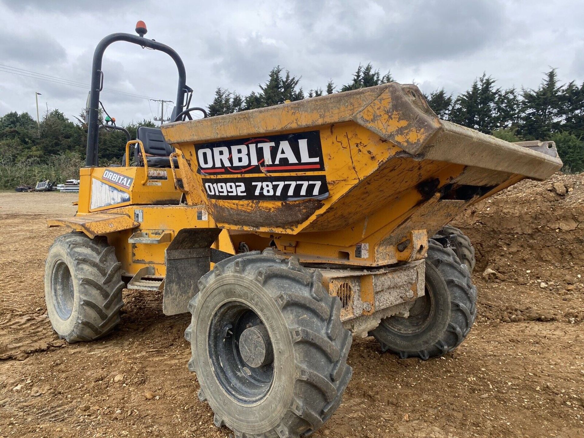 6 TONNE THWAITES DUMPER - Image 3 of 9