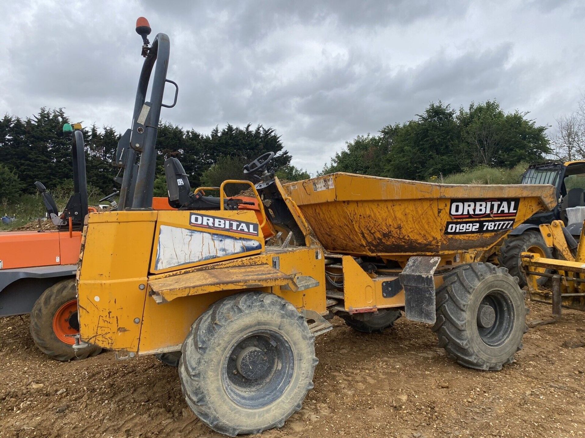 6 TONNE THWAITES DUMPER