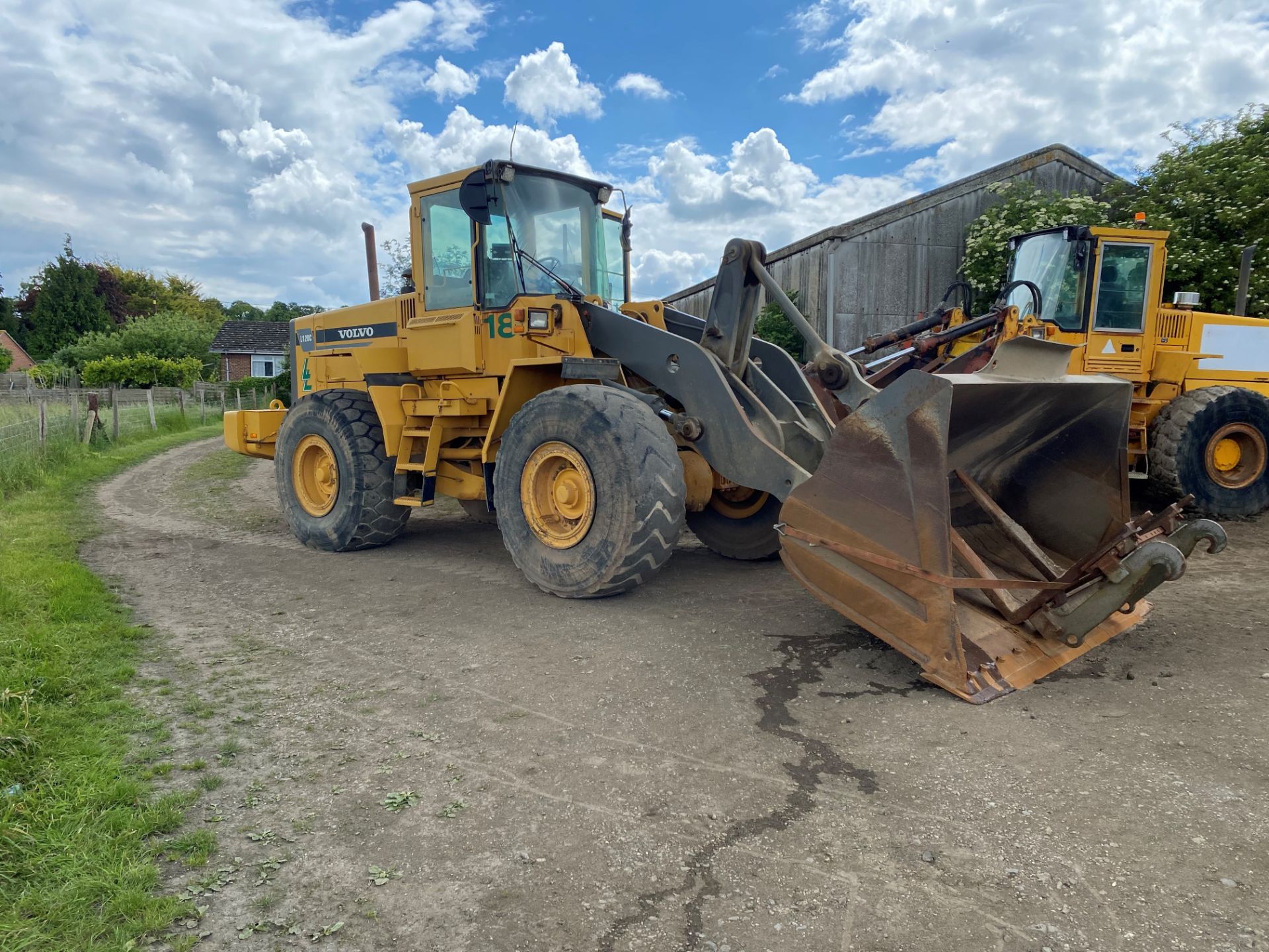 1999 Volvo L120C - Image 2 of 4