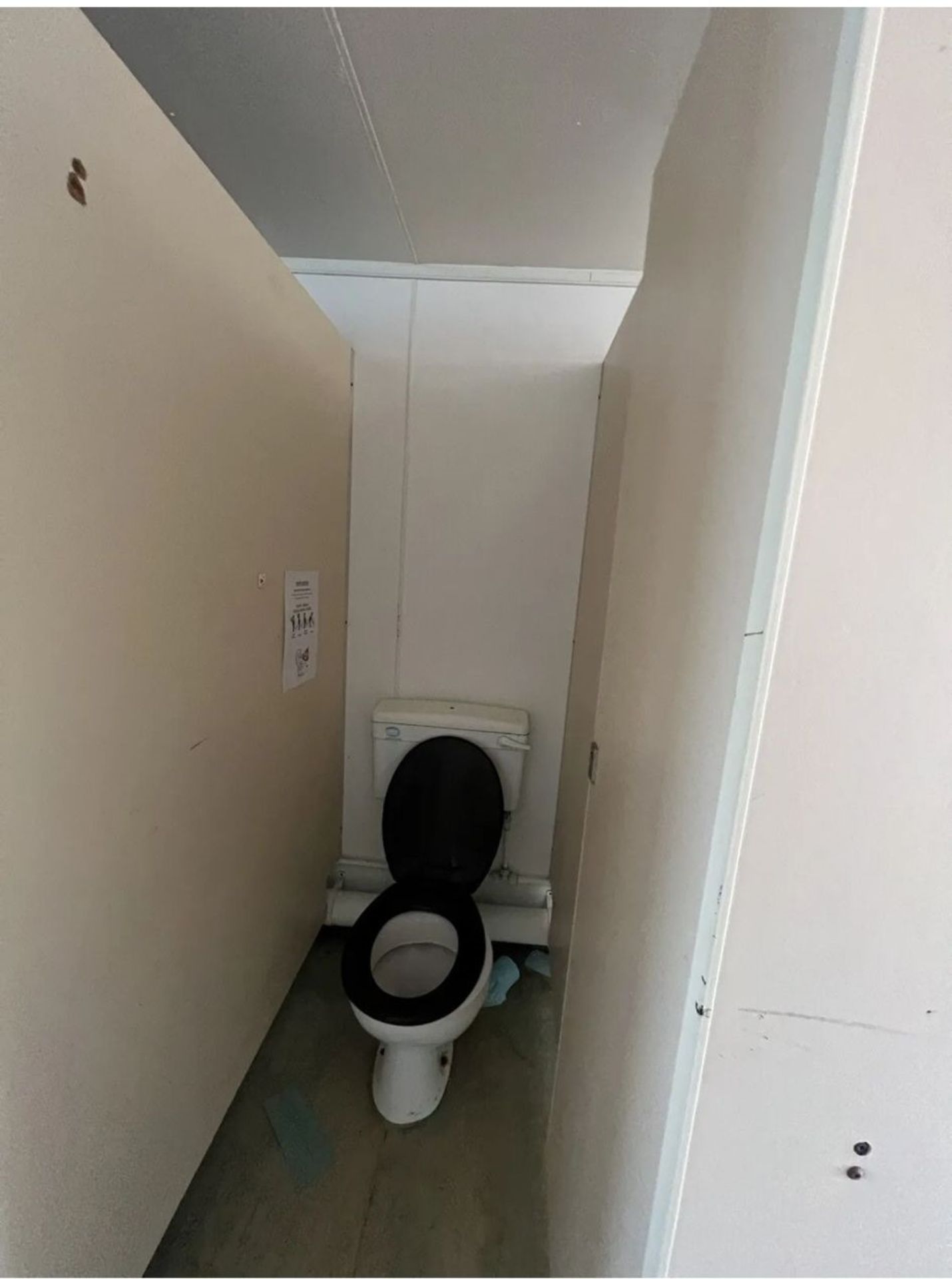 28ft site toilet block - Image 6 of 10