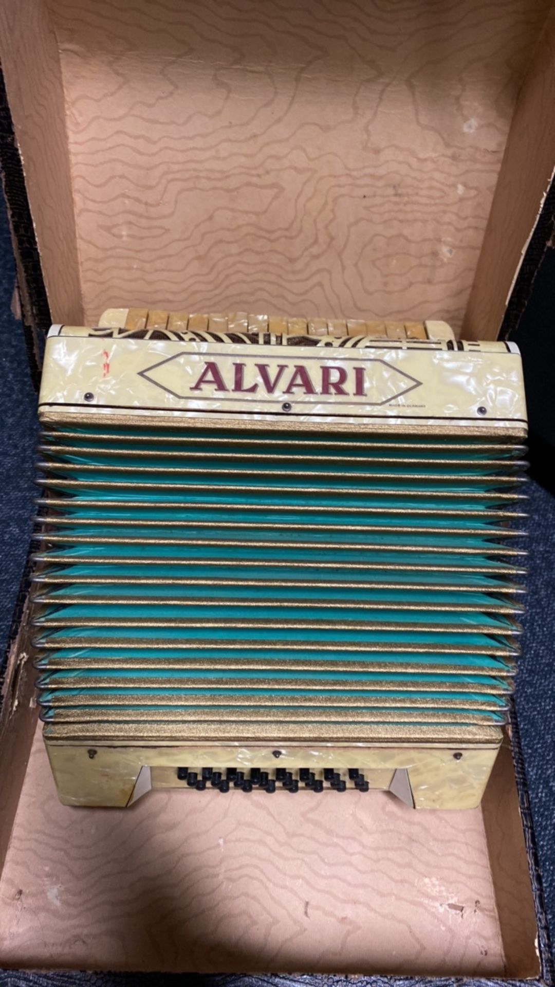 Alvari Accordion - Image 3 of 6