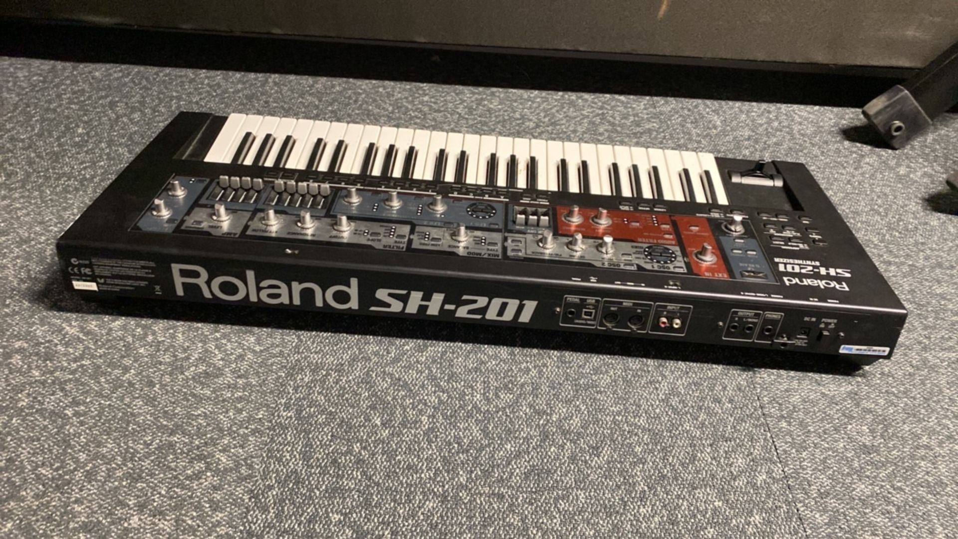 Roland SH-201 Synthesizer - Image 3 of 4