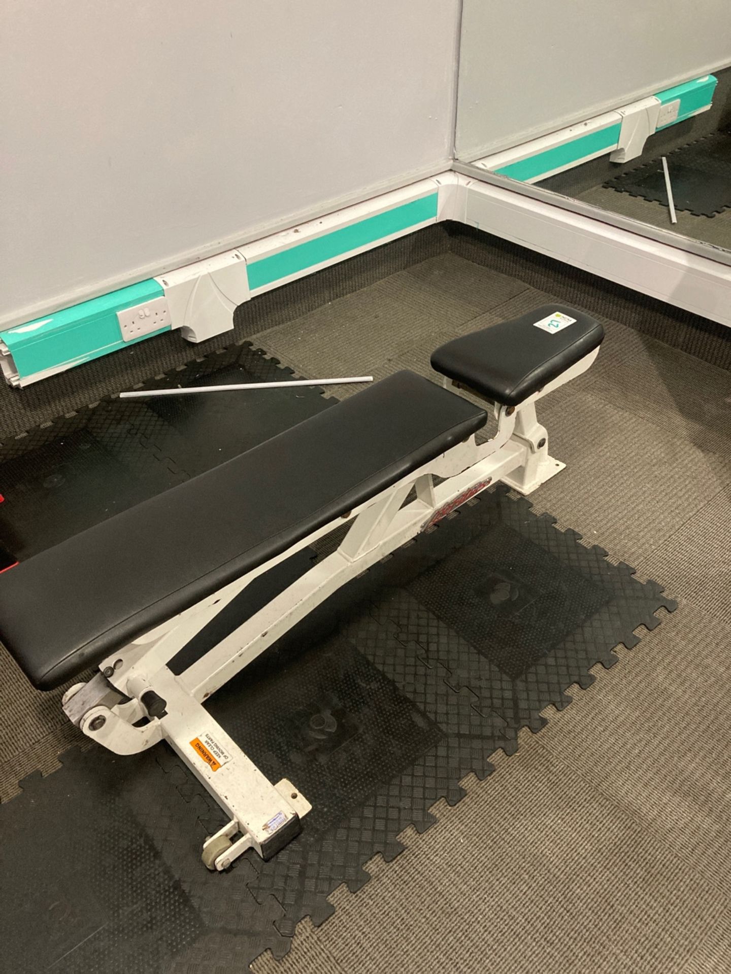 Life Fitness Adjustable Bench - Image 2 of 4
