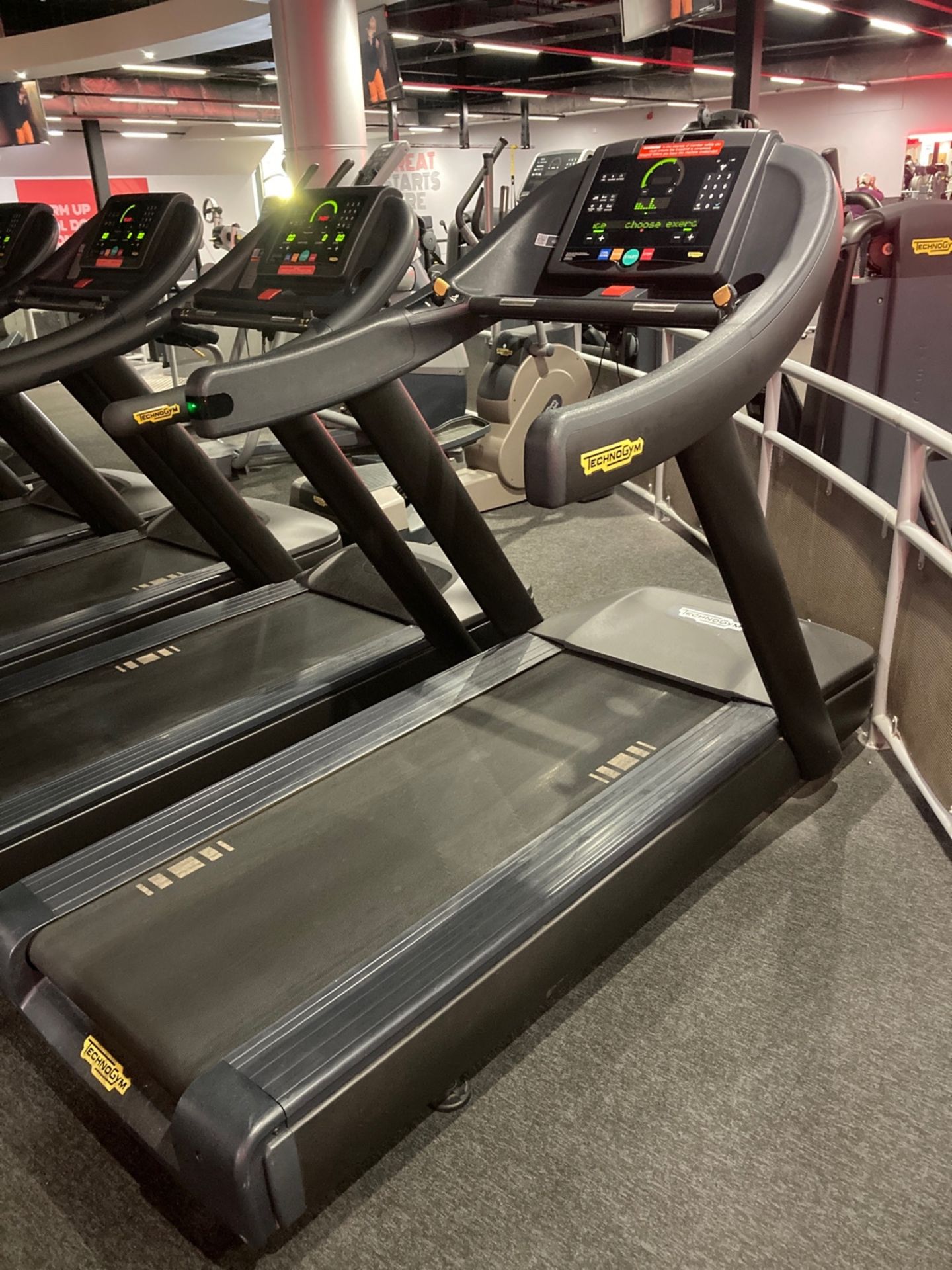 Technogym 1000 Treadmill - Image 4 of 4