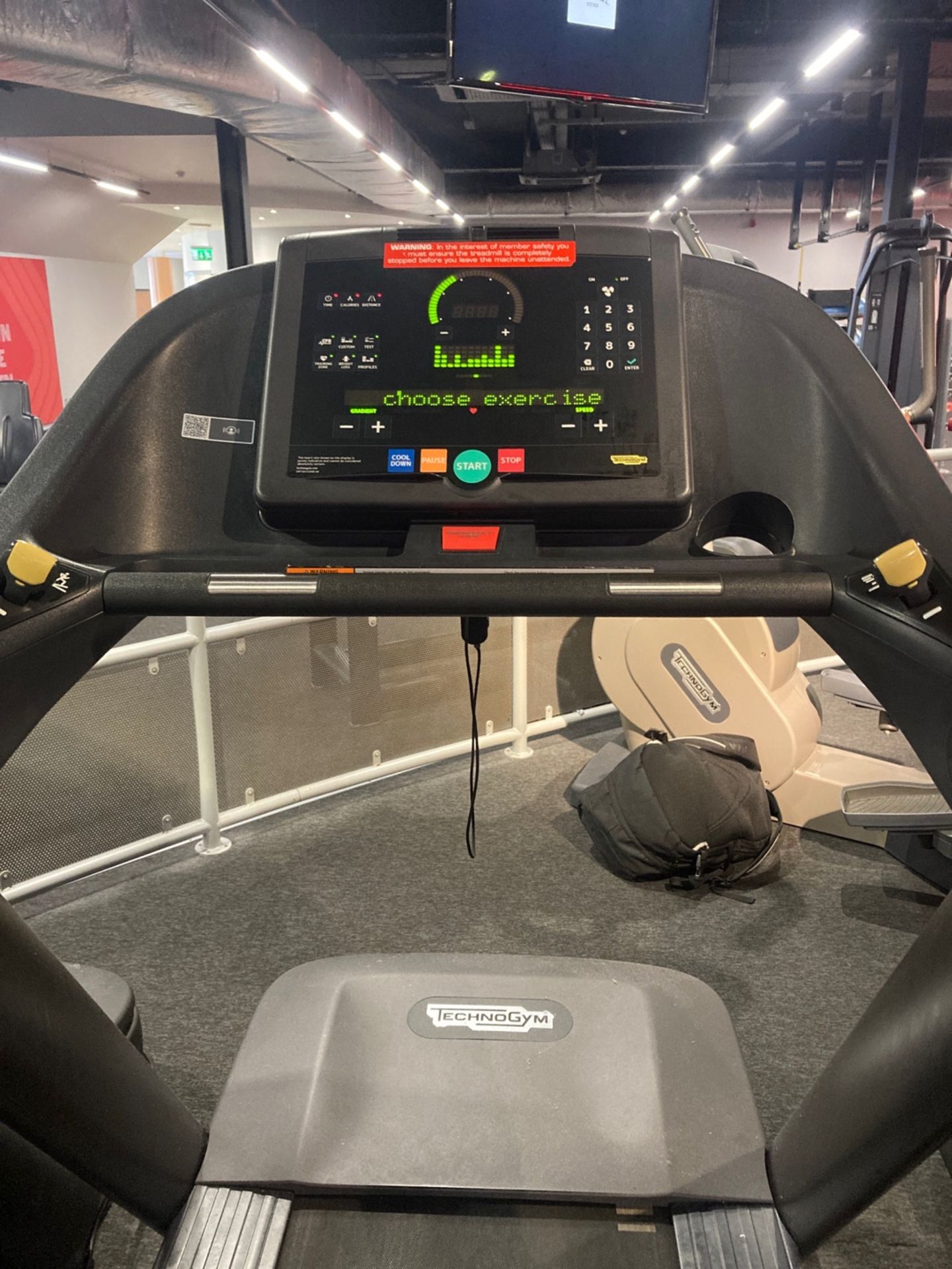 Technogym 1000 Treadmill - Image 2 of 5