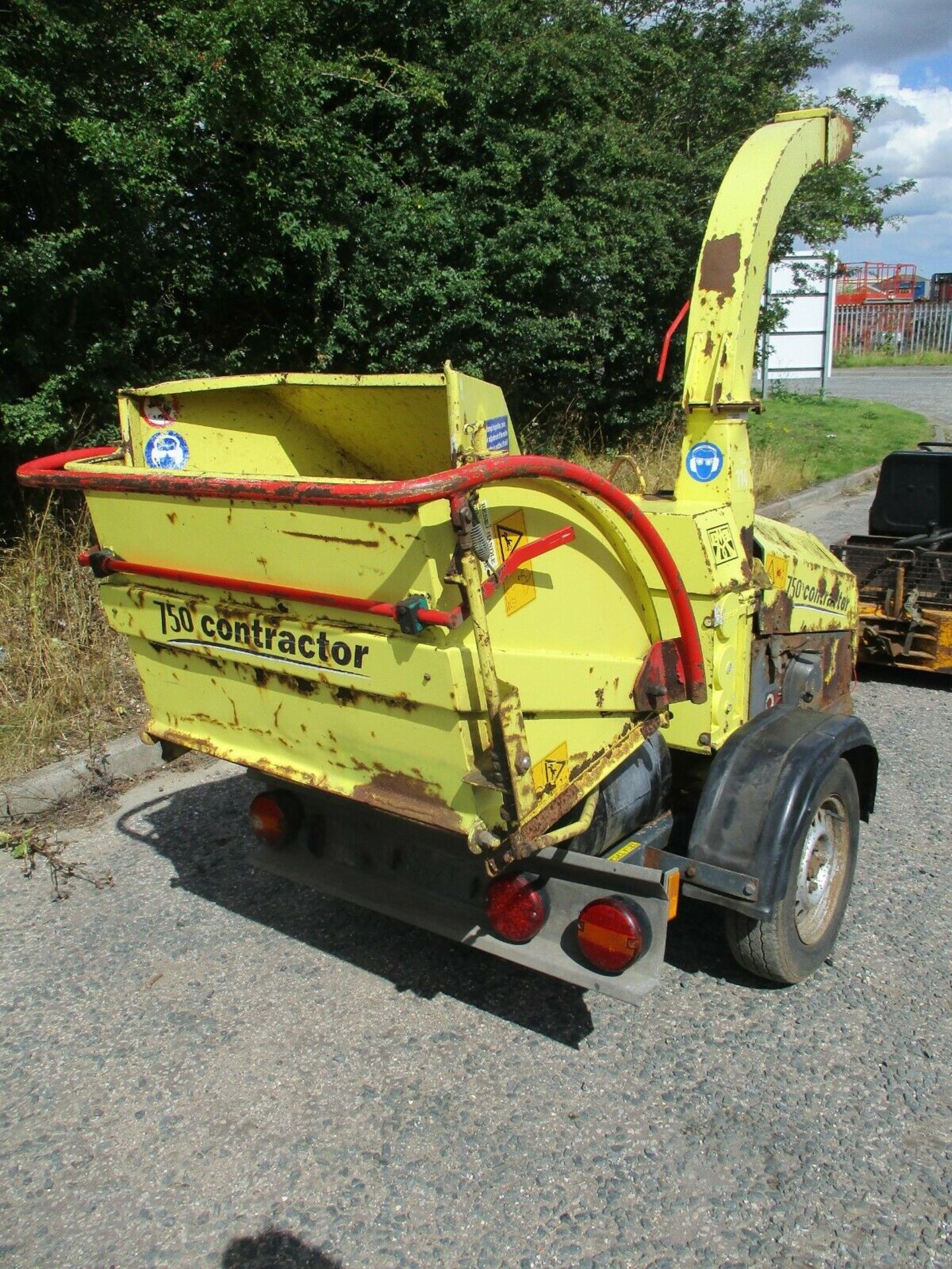 2010 Jensen A 530 Wood Chipper kubota engine shred - Image 9 of 11