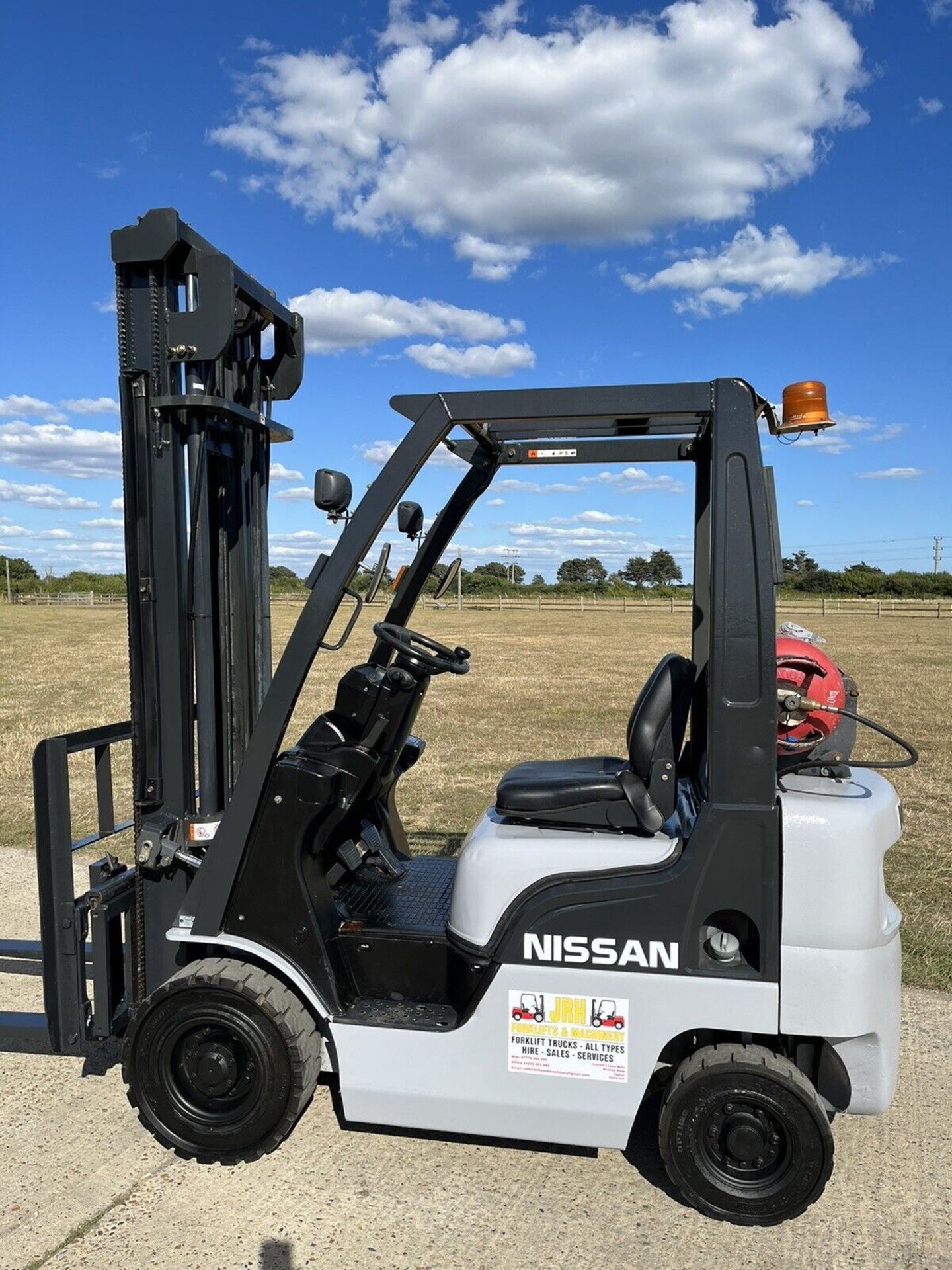 Nissan 1.5 Tonne Gas Forklift Truck - Image 5 of 5