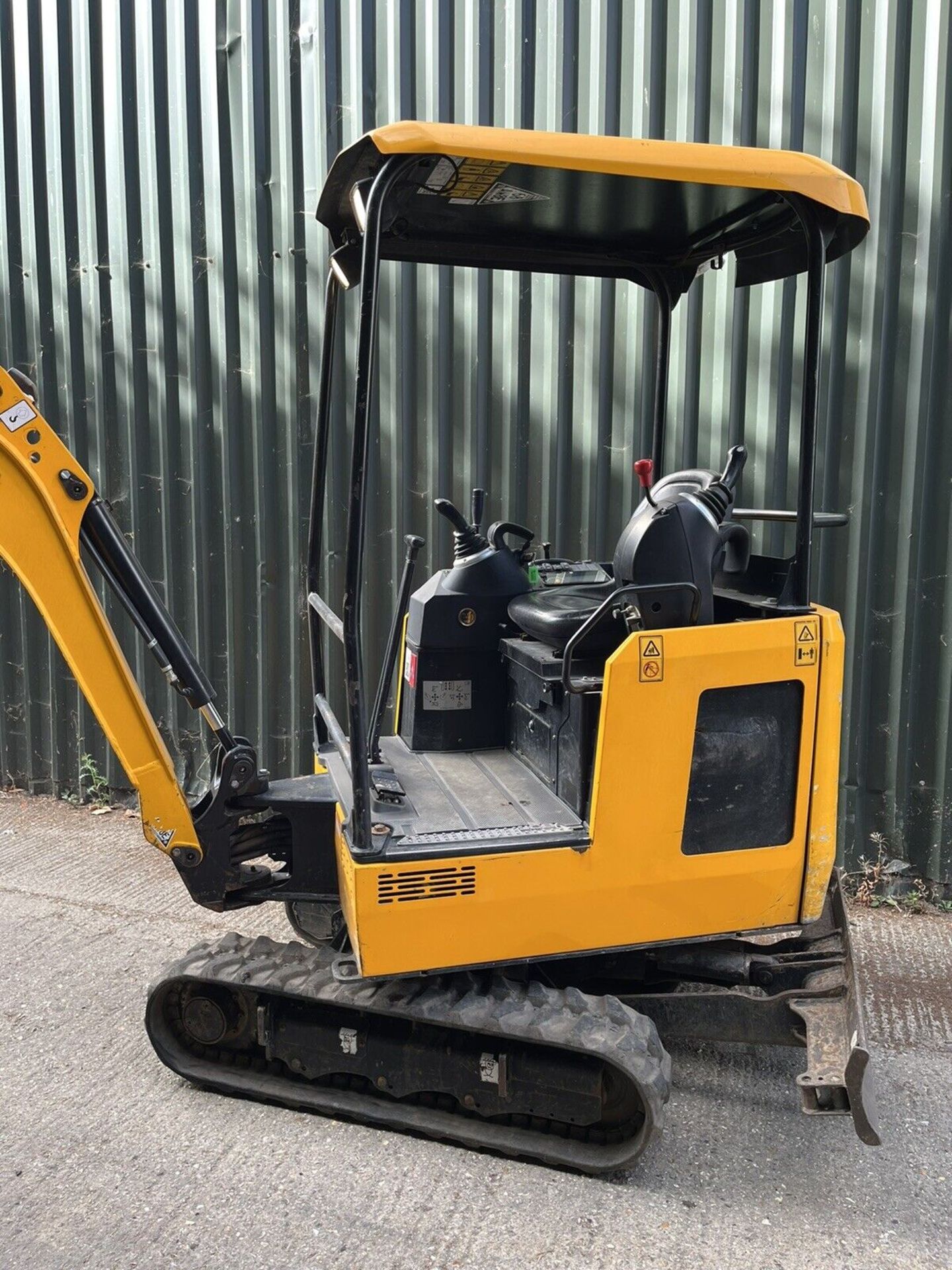 JCB 15C-1 MINI EXCAVATOR 2019 ONLY 860hrs, Mini Digger - Image 3 of 11