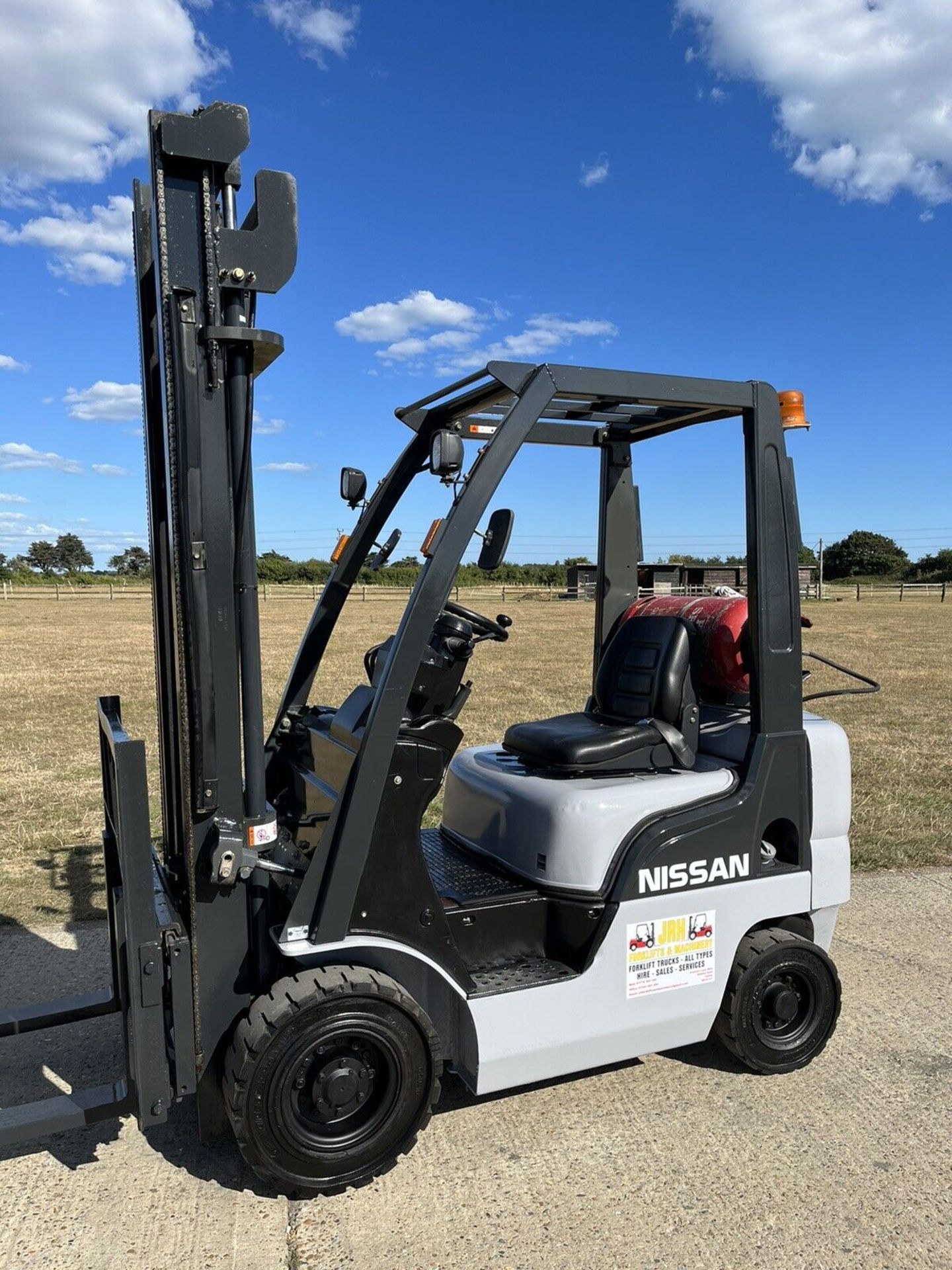 Nissan 1.5 Tonne Gas Forklift Truck