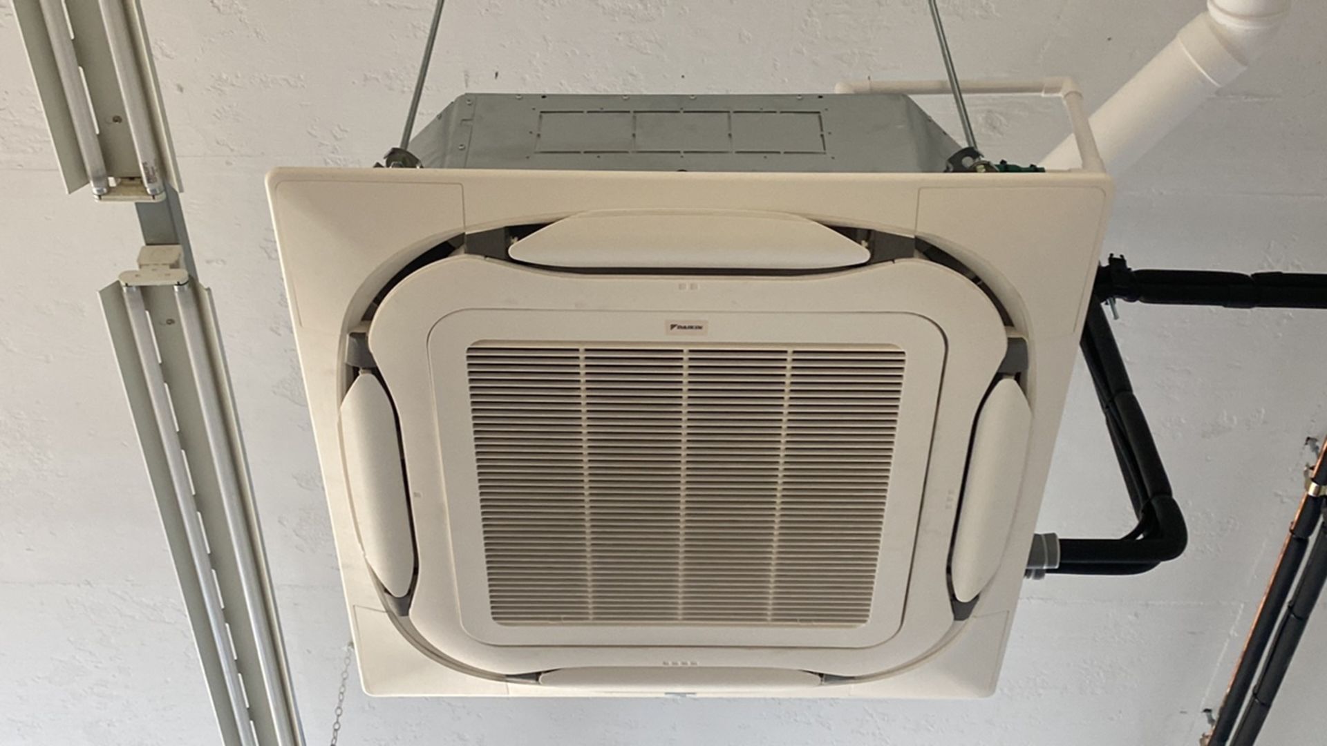 Daikin Air Conditioning Unit - Image 2 of 3