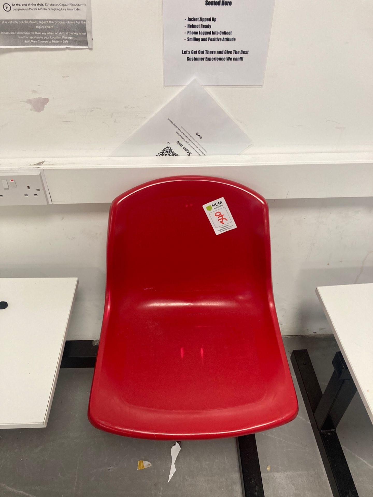 Plastic chair with table - Image 2 of 3
