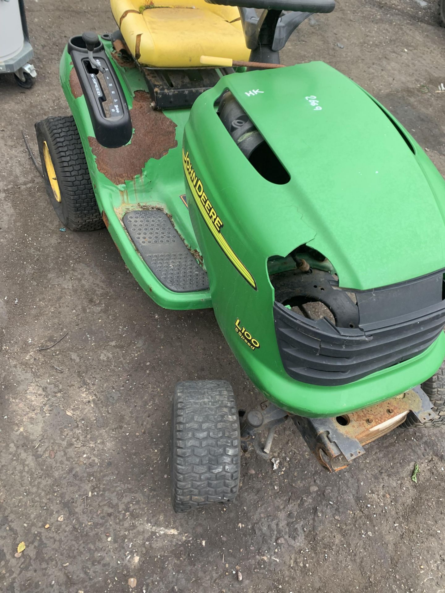 John Deere Ride On Mower - Image 3 of 7