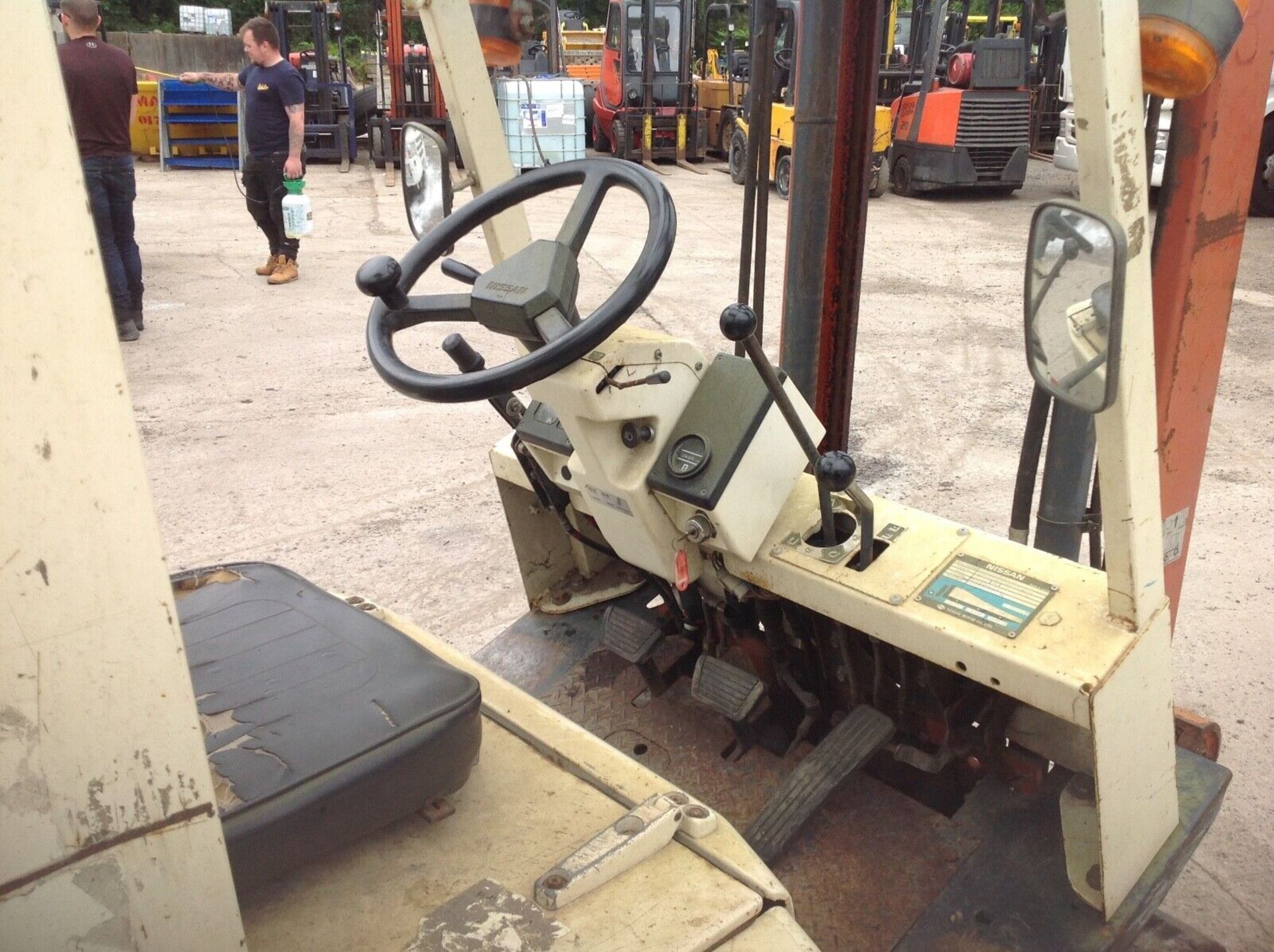 Nissan 2 ton gas forklift - Image 6 of 6