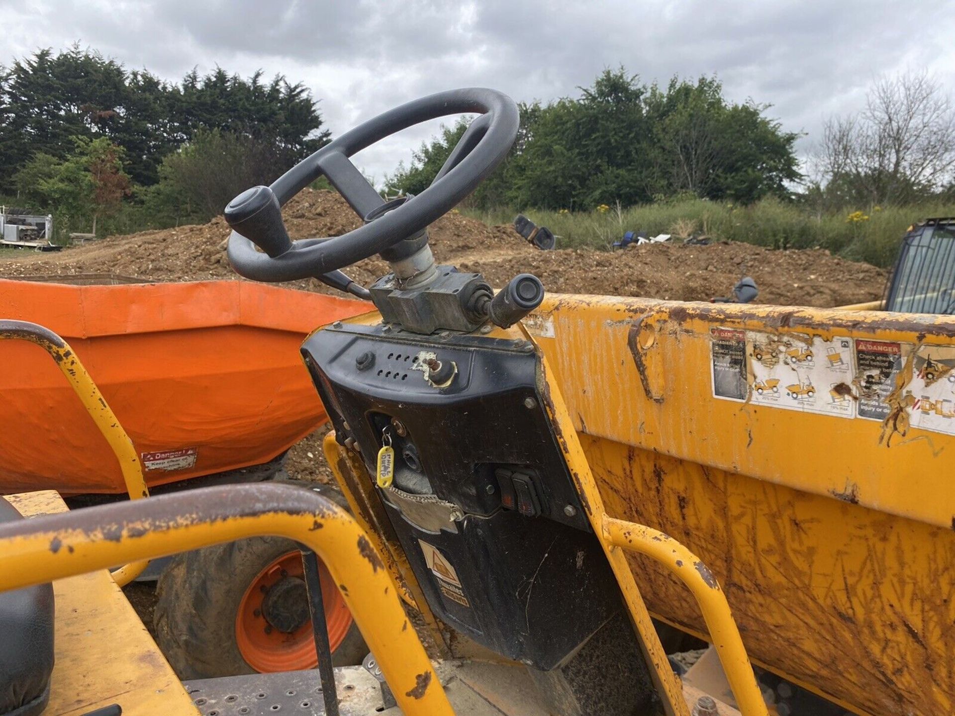 6 TONNE THWAITES DUMPER - Image 7 of 9