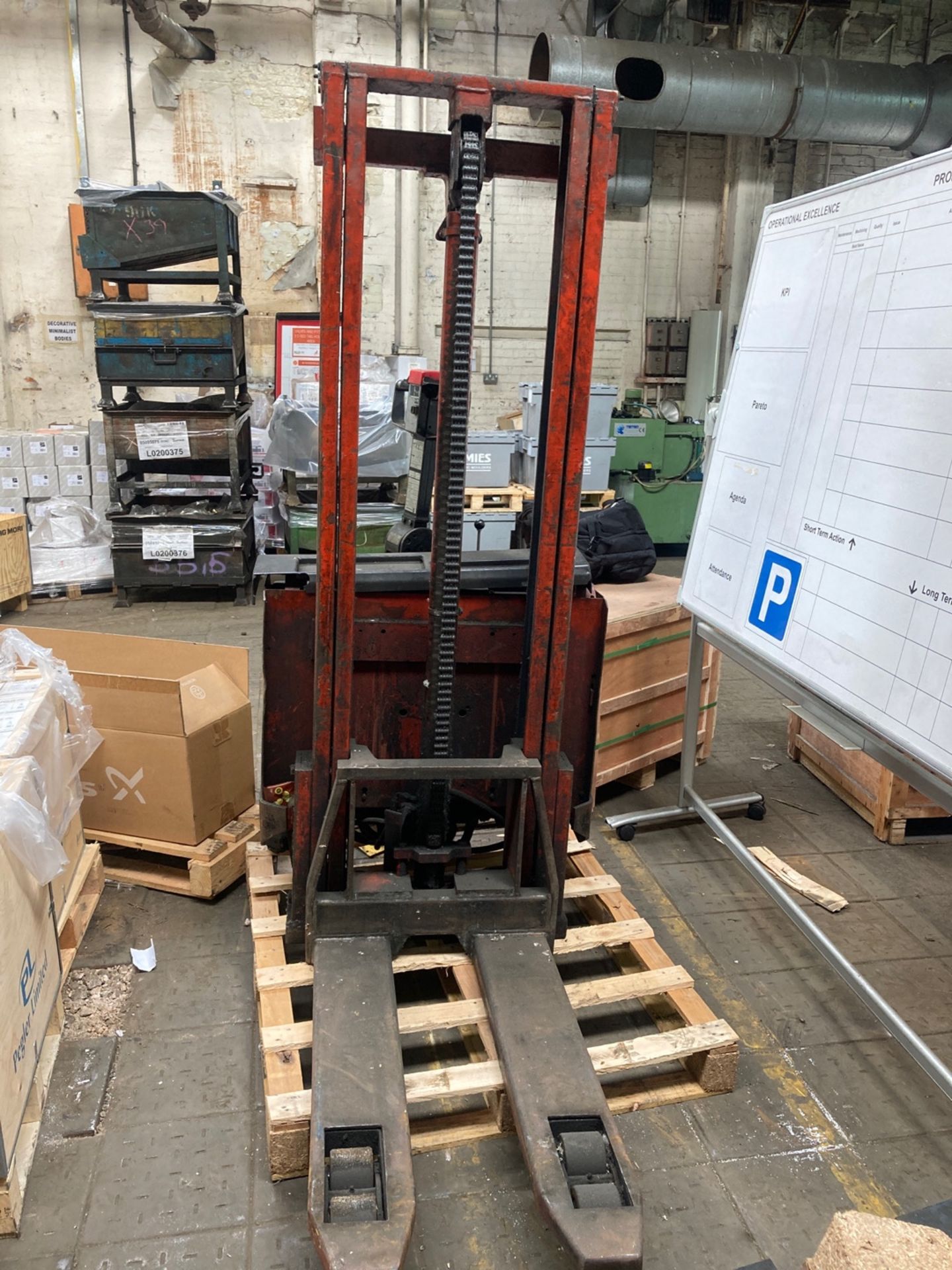 BT LSV1250E electric pallet stacker