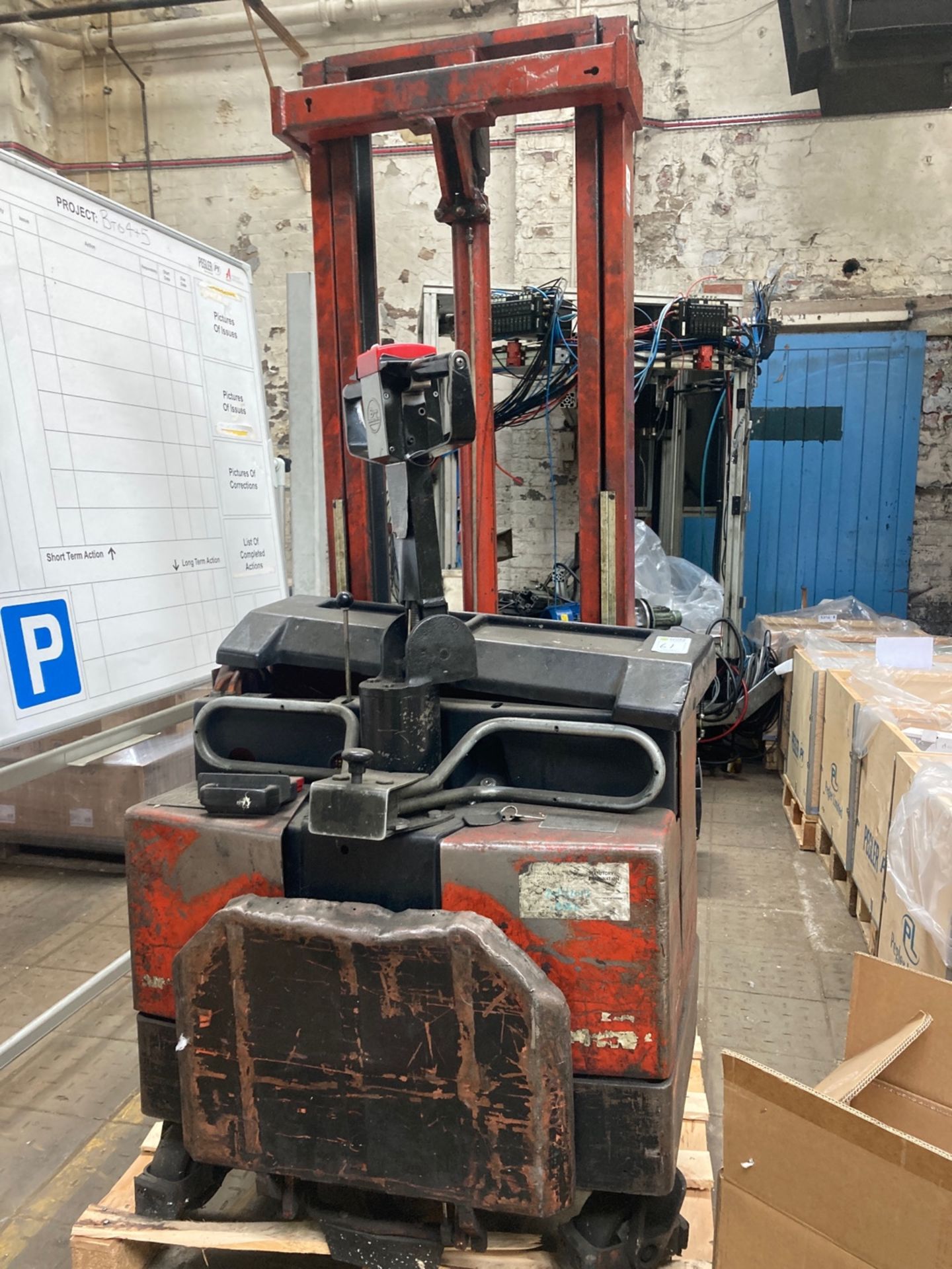 BT LSV1250E electric pallet stacker - Image 4 of 4