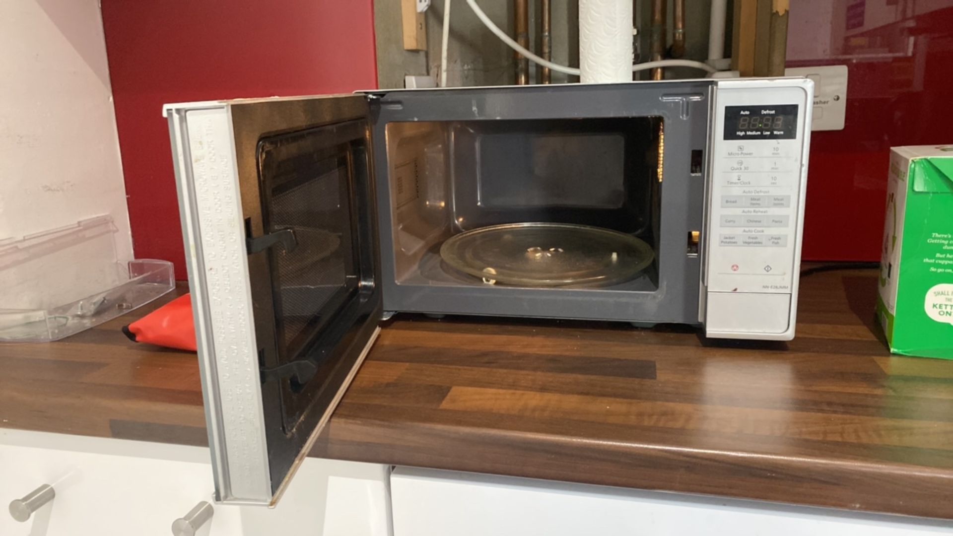 Microwave X2 and Kettle - Image 5 of 7