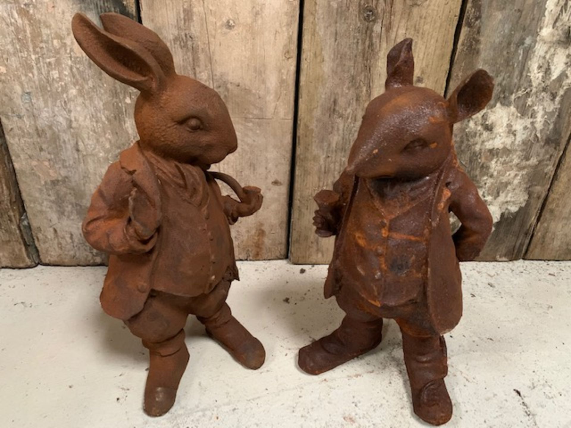 CAST IRON PETER RABBIT STATUE (RAT) - Image 2 of 2