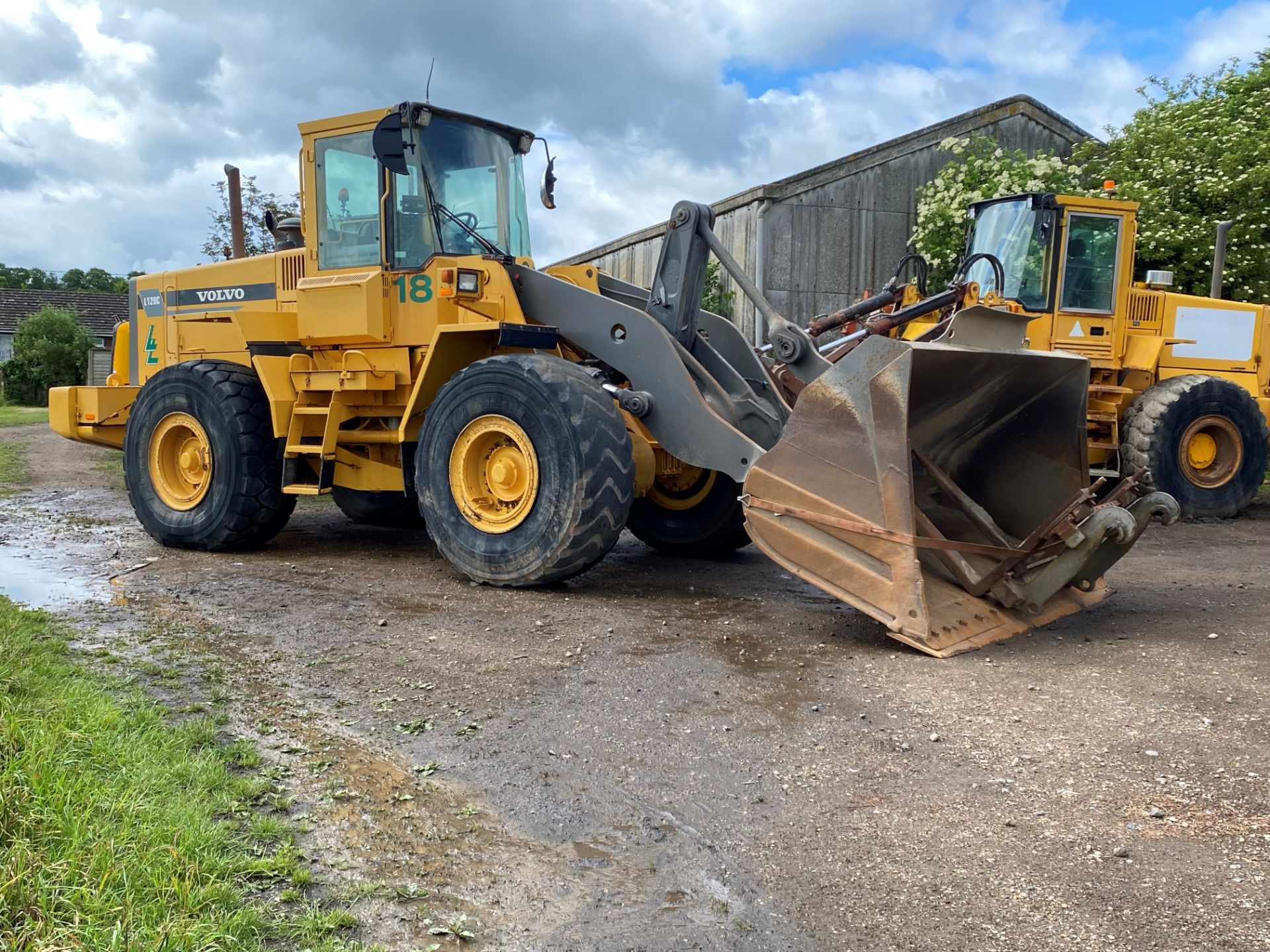 1999 Volvo L120C - Image 3 of 4