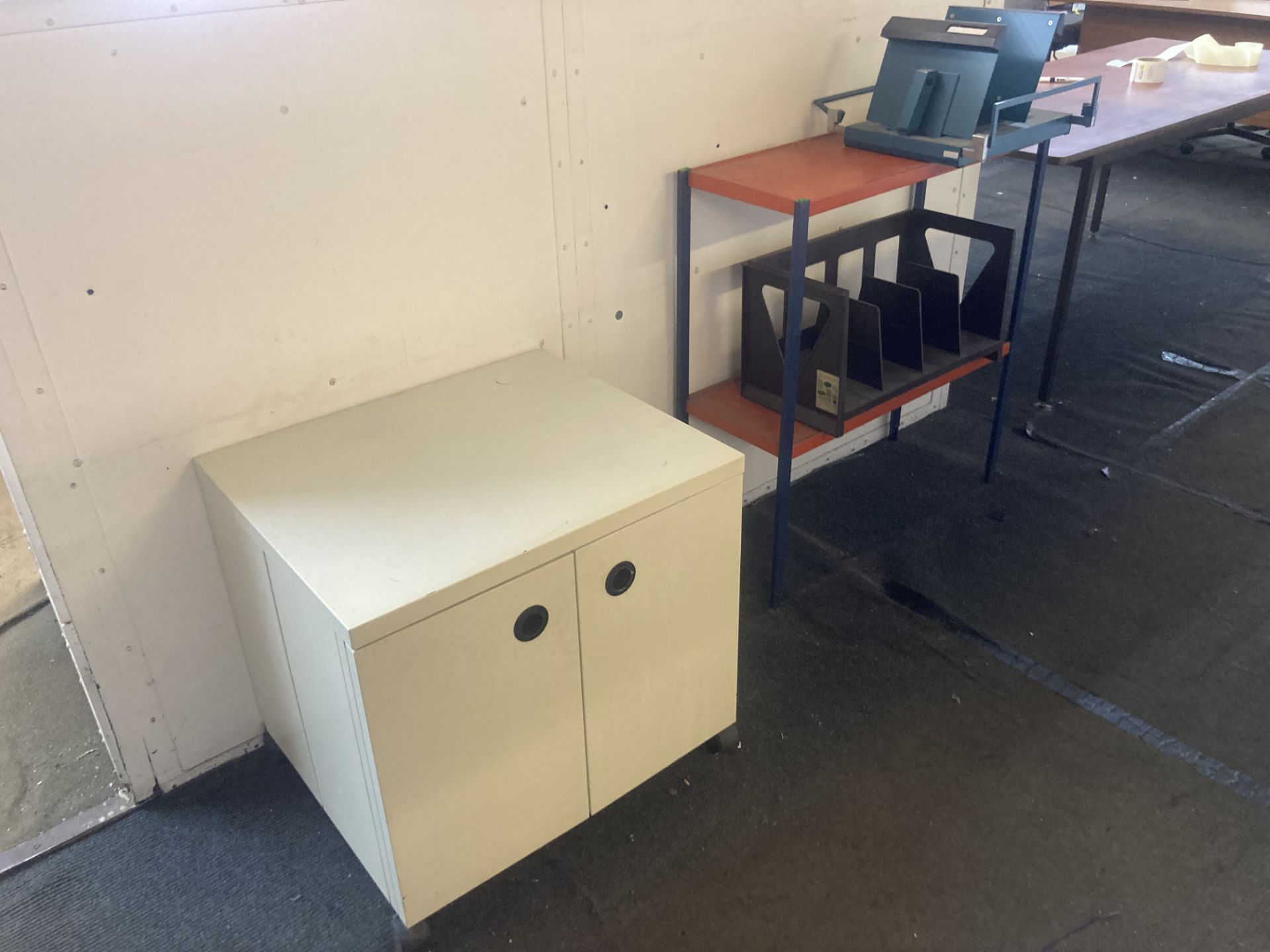 Office furniture - Image 3 of 8