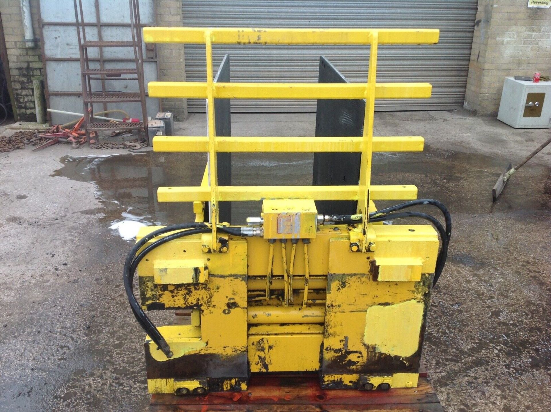 Cascade forklift bale grab attachment - Image 4 of 5