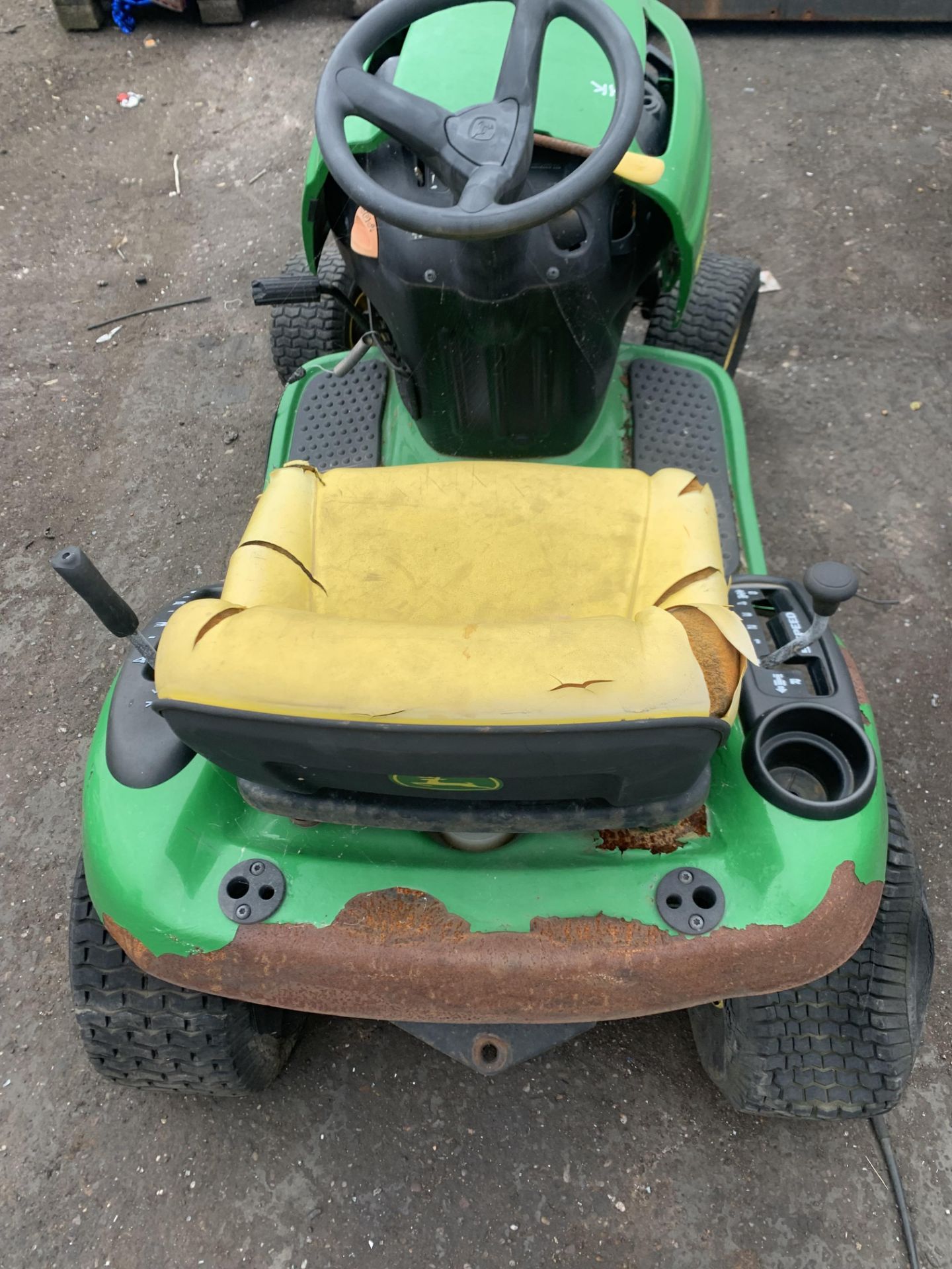 John Deere Ride On Mower - Image 5 of 7