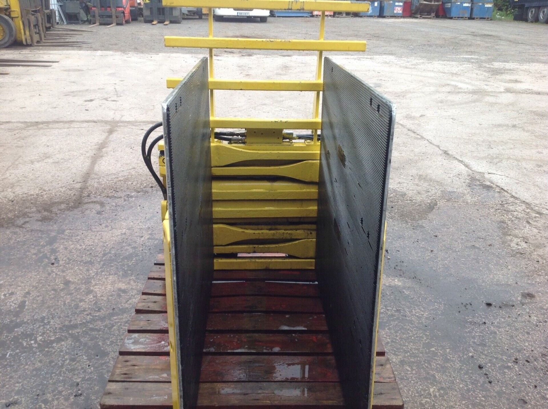 Cascade forklift bale grab attachment - Image 2 of 5