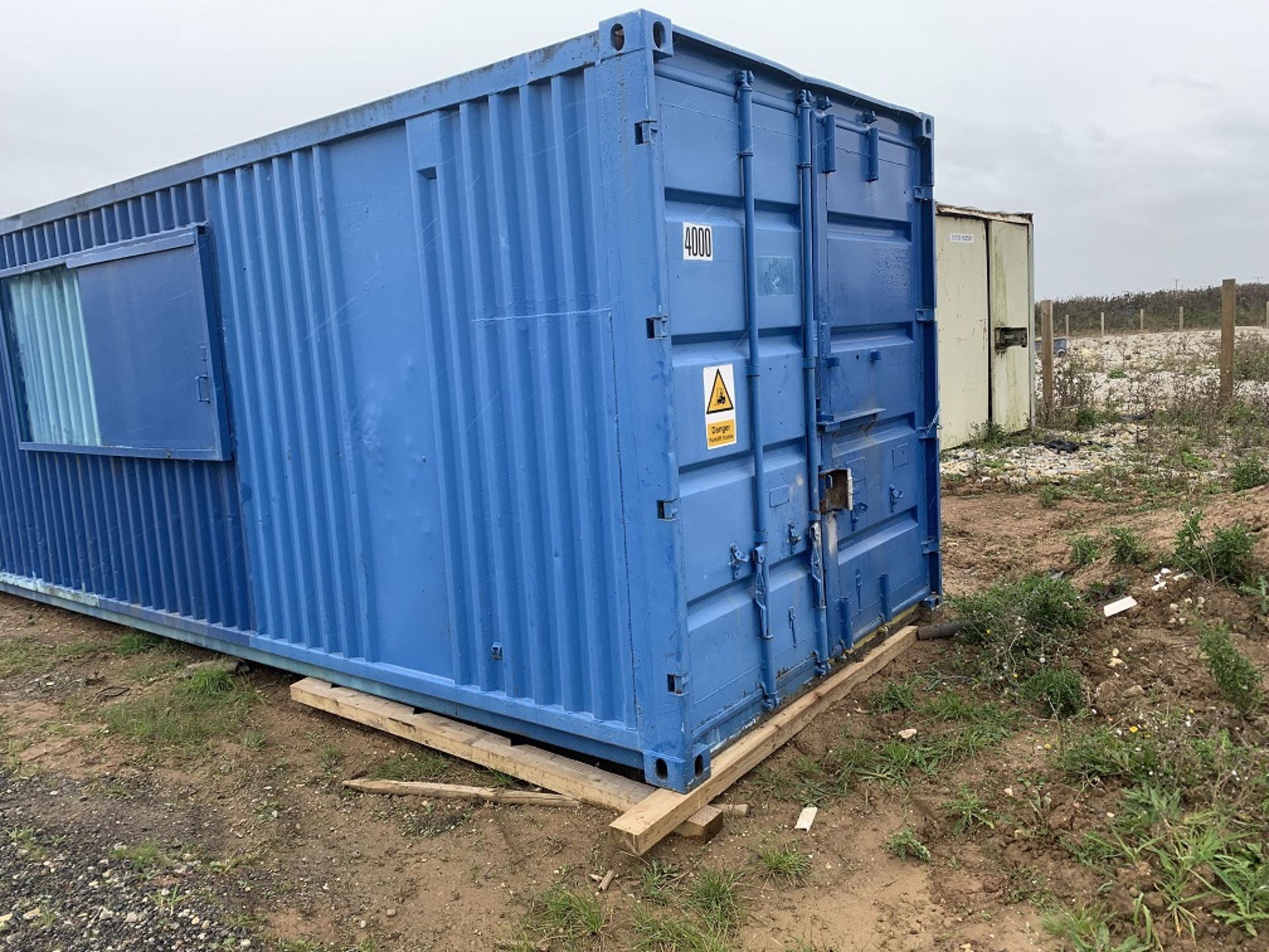 40x8ft Steel shipping container converted to double office/reception - Image 2 of 12