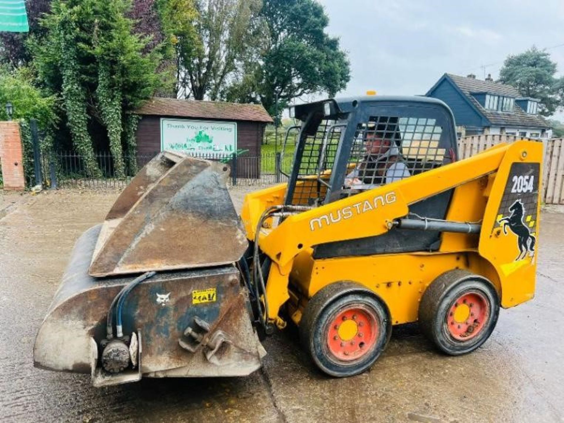 Mustang 2054 Skidsteer C/W Hydraulic Road Brush & Bucket