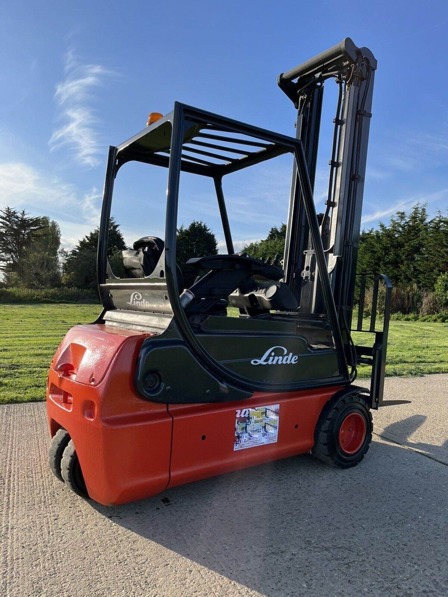 Linde 1.8 Tonne Electric forklift truck - Image 4 of 7