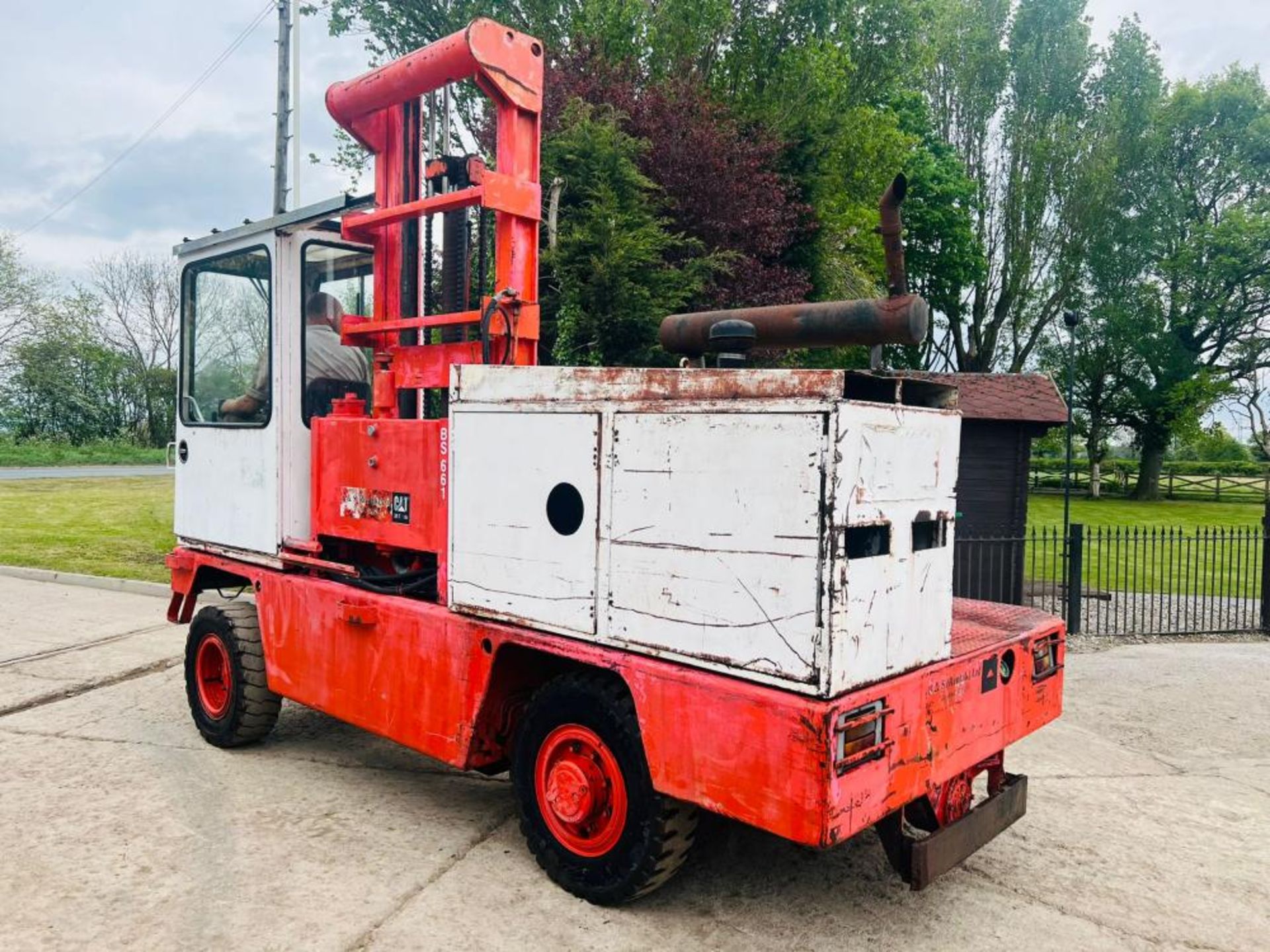 3 Ton Side Loader Forklift C/W Perkins Engine - Image 3 of 11