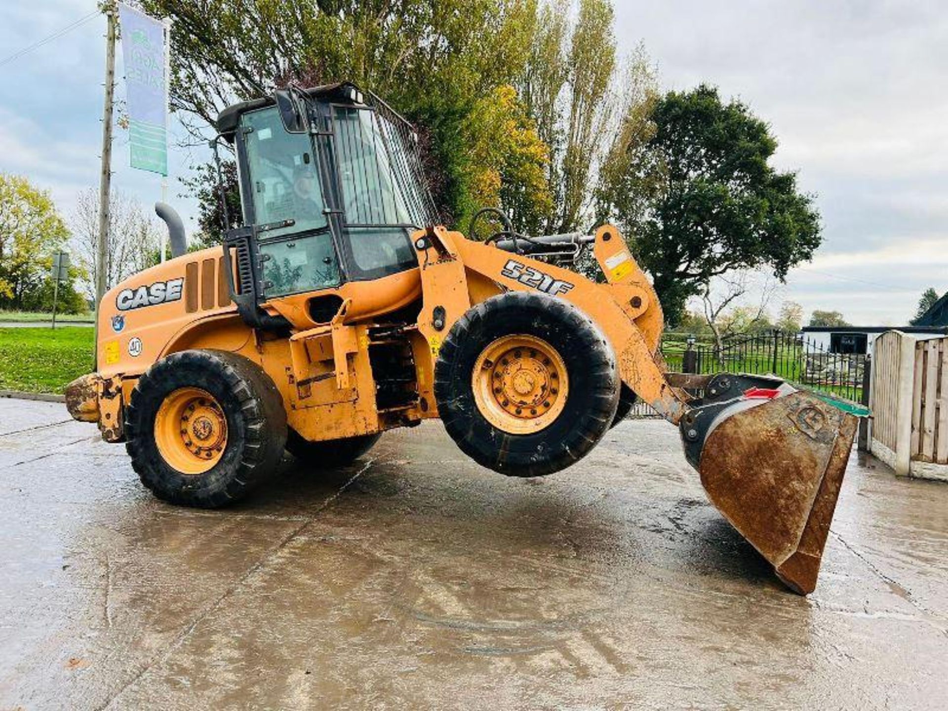 Case 521f 4wd Loading Shovel * Year 2012 * C/W Bucket - Image 11 of 12