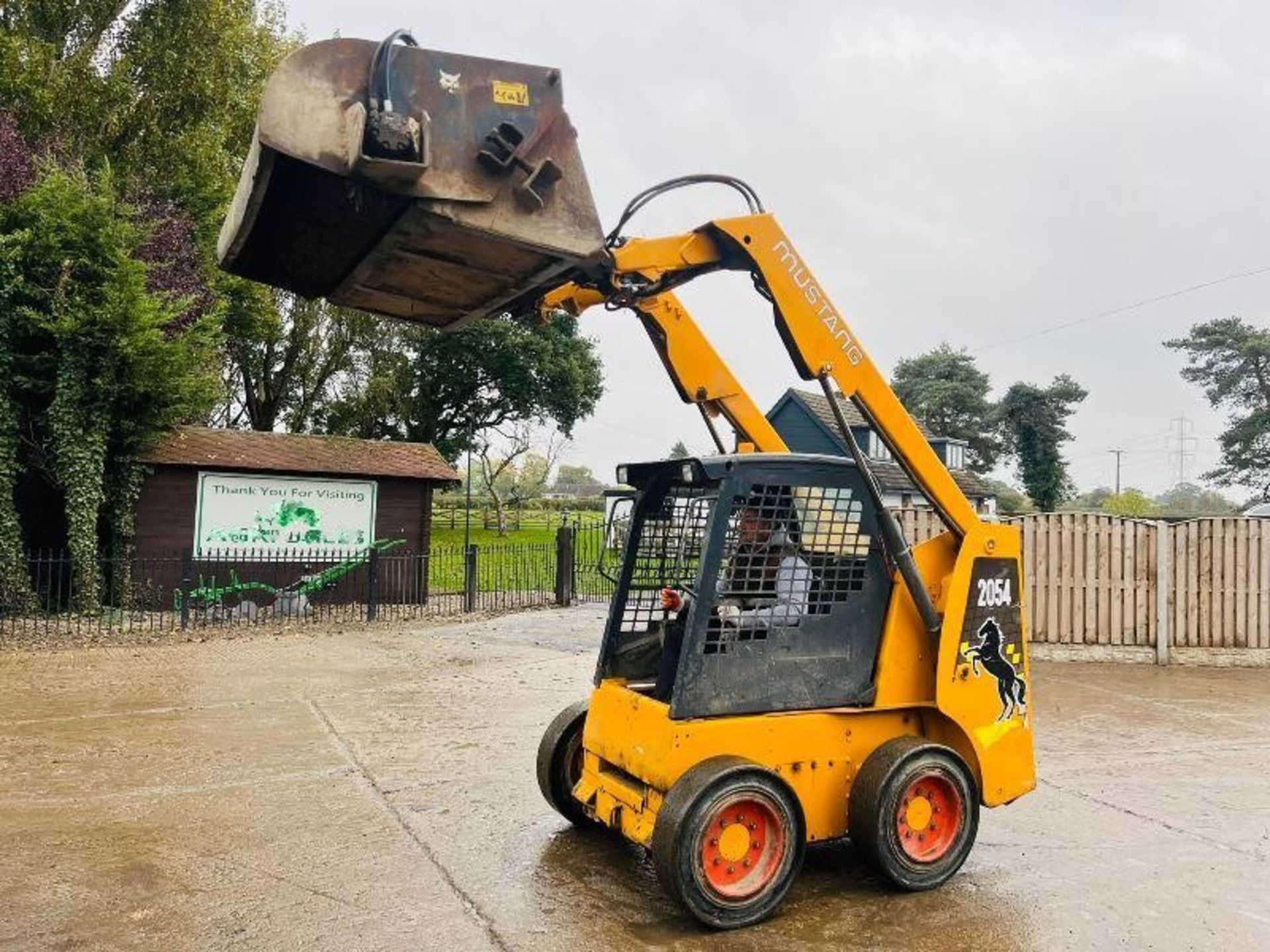 Mustang 2054 Skidsteer C/W Hydraulic Road Brush & Bucket - Image 2 of 11