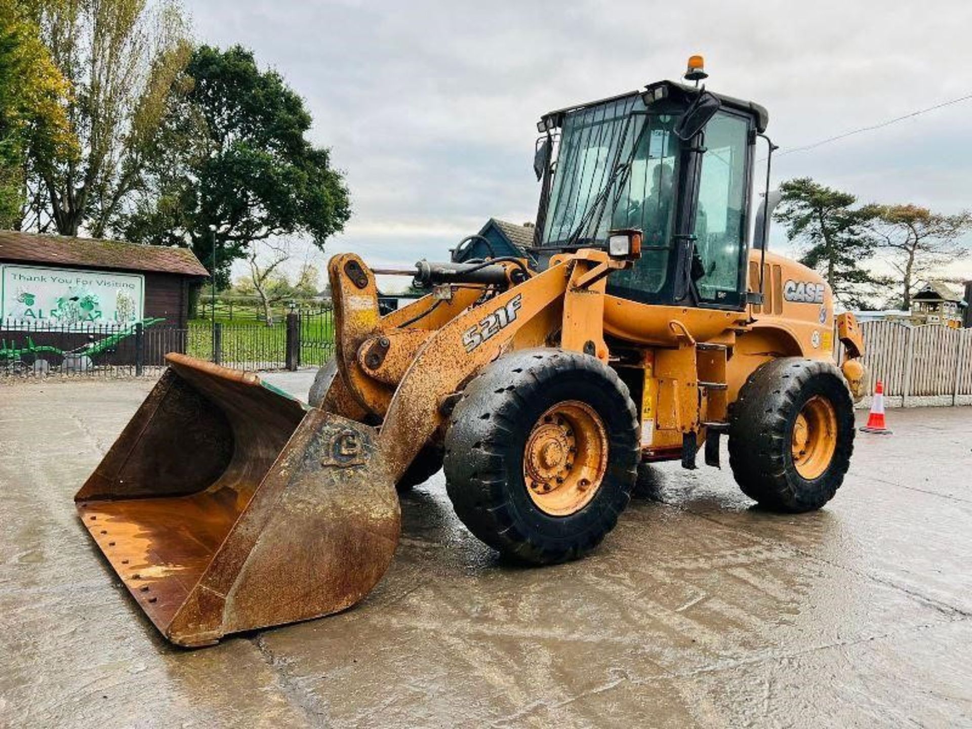 Case 521f 4wd Loading Shovel * Year 2012 * C/W Bucket - Image 3 of 12