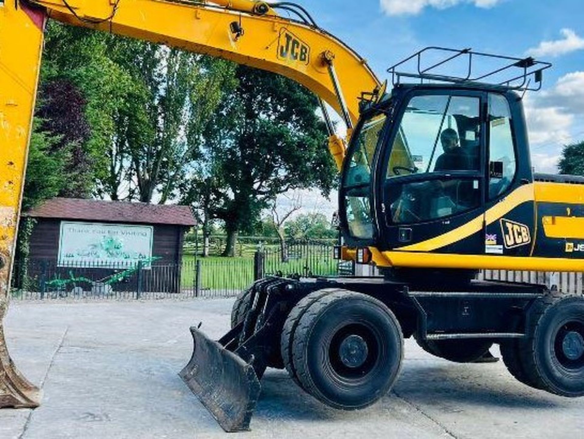 Jcb Js130w 4wd Wheeled Excavator C/W Blade & 2 X Support Legs - Image 9 of 11