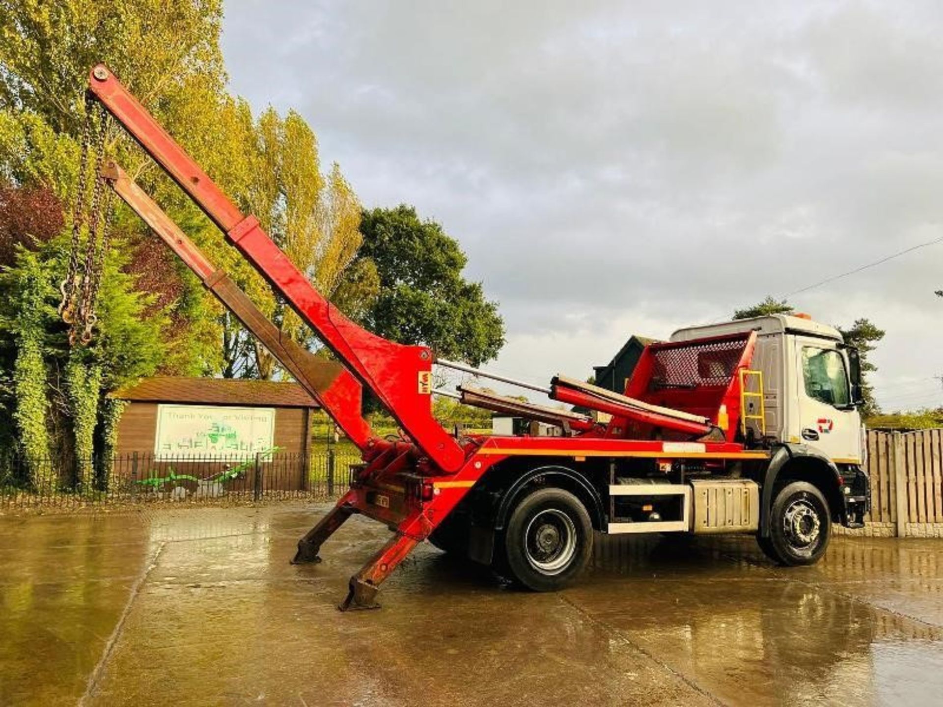 Mercedes Arocs Euro 6 4x2 Skip Lorry * Year 2016 * C/W Hyva Lift & Support Legs - Image 6 of 11