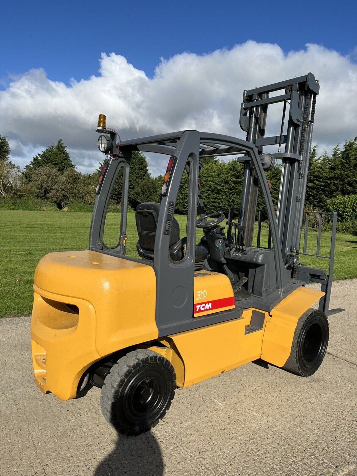 Tcm 3 Diesel Forklift Truck Twin Wheels Extra Wide Carriage - Image 4 of 6