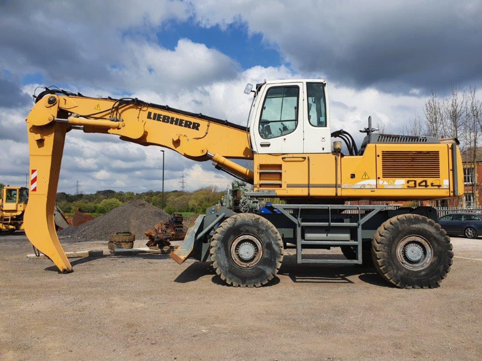 Liebherr 944C Waste / Scrap / Log Handler - Image 2 of 3