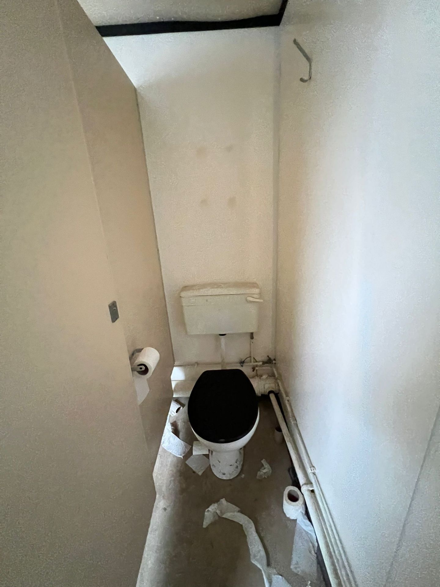 2 + 1 male female toilet block - Image 10 of 11