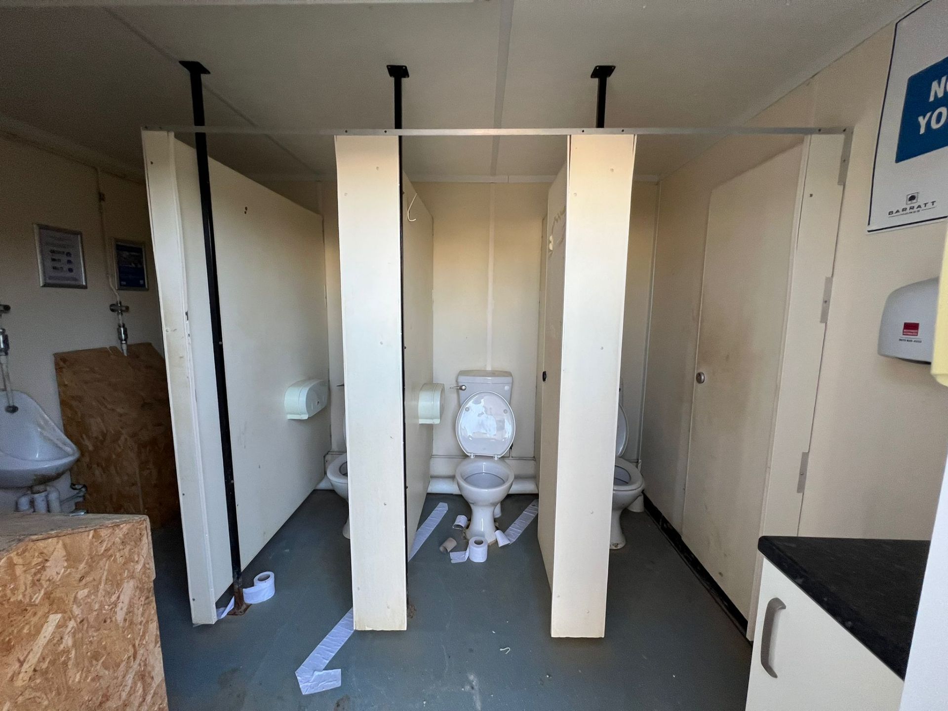 16ft 3 + 1 toilet block cabin container - Image 9 of 13